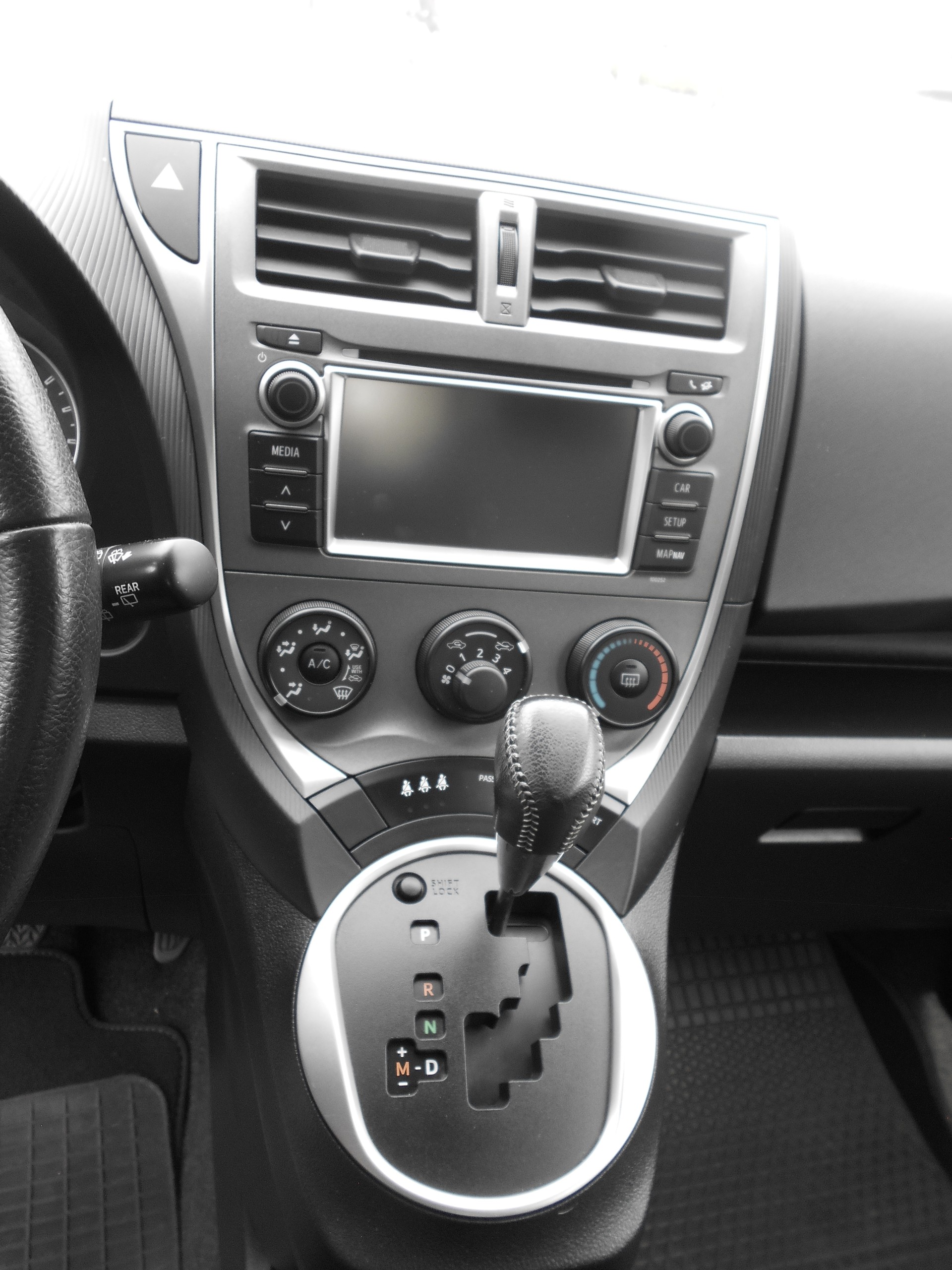 TOYOTA Verso-S 1.33 Linea Luna Multidrive S-image-11