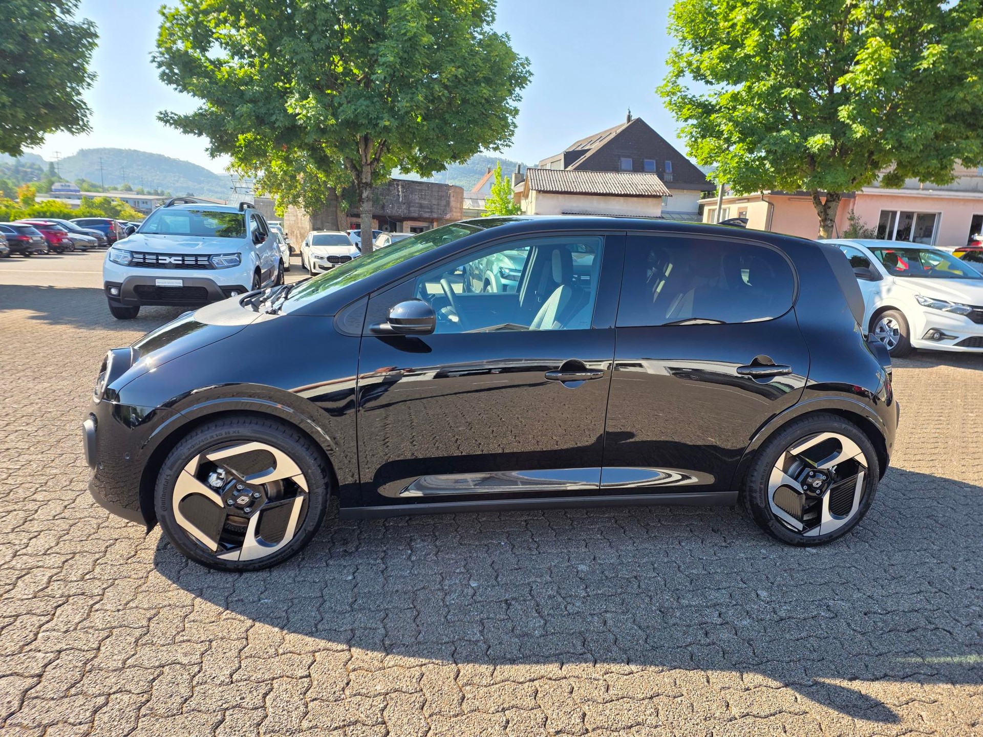 RENAULT Twingo E-Tech Urban Range techno-image-1
