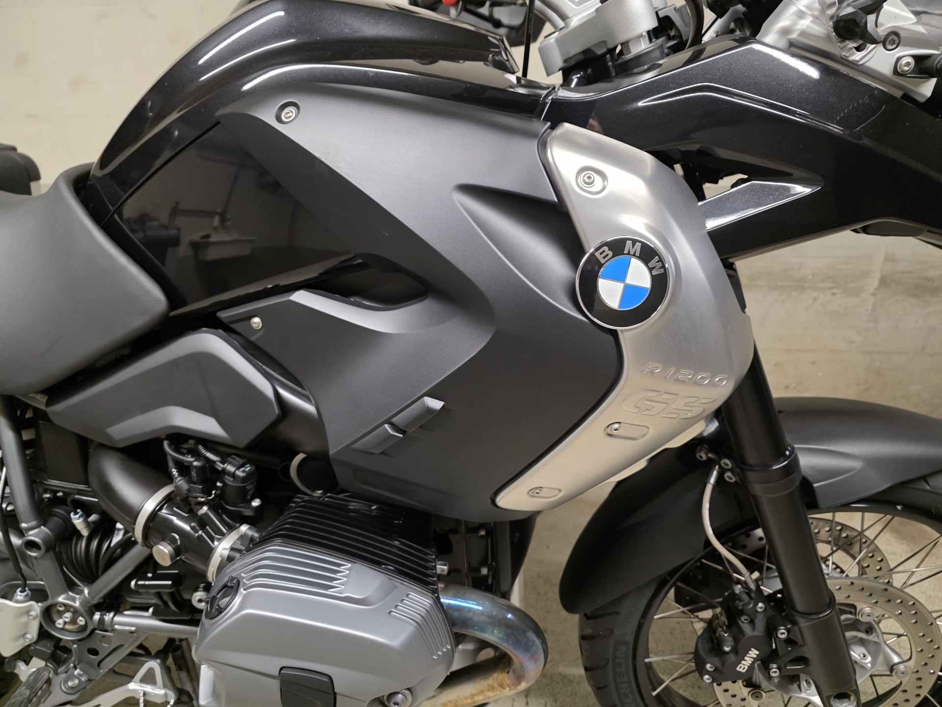 BMW R 1200 GS Triple Black ABS-image-2