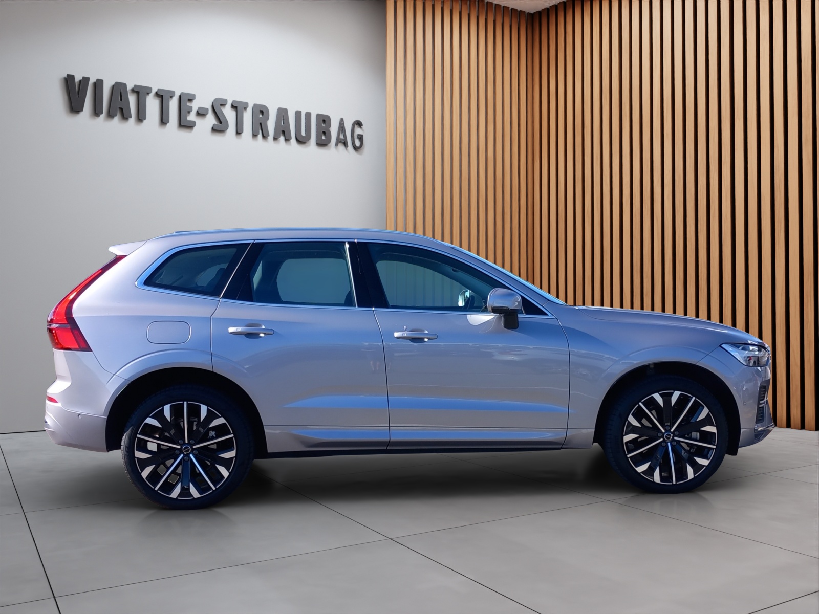 VOLVO XC60 2.0 B5 MH Ultra Bright AWD-image-5