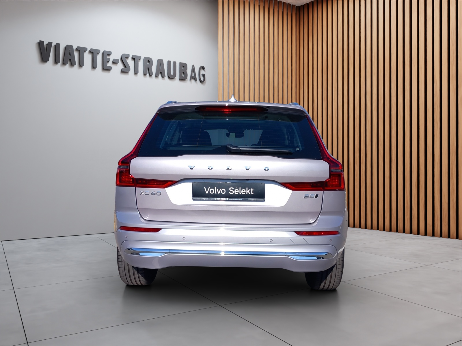 VOLVO XC60 2.0 B5 MH Ultra Bright AWD-showroom-element-3