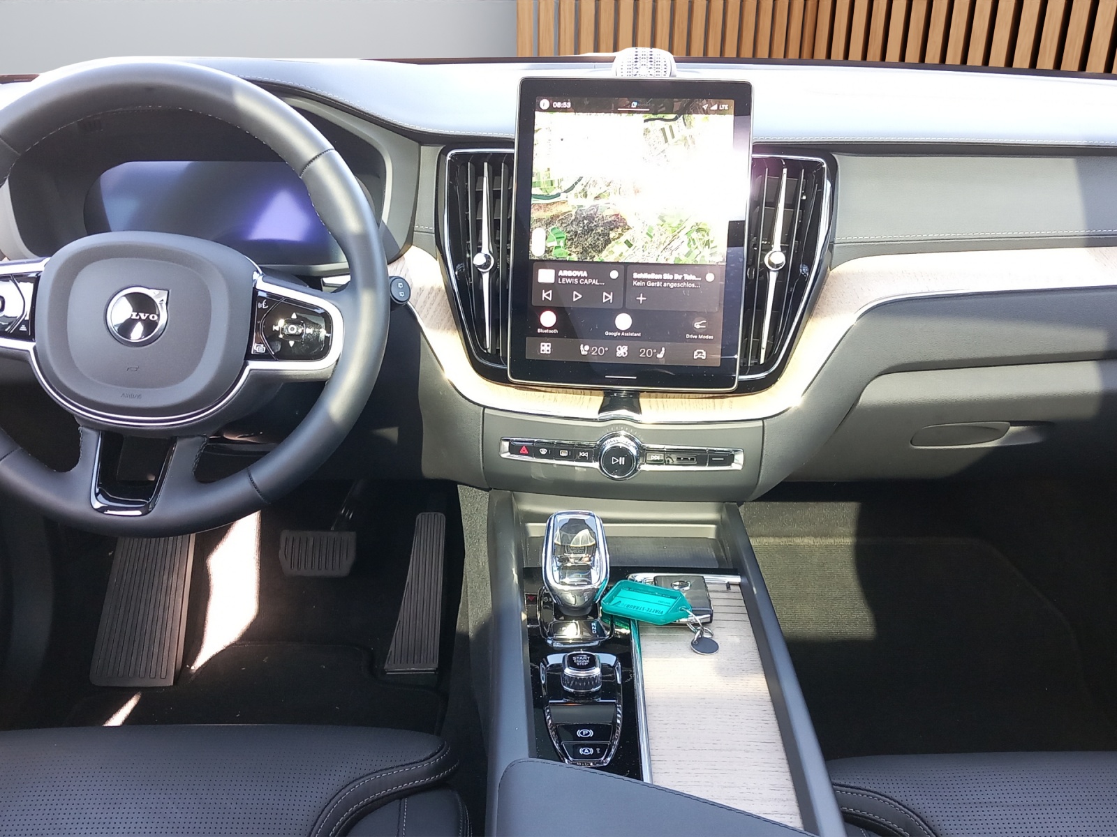 VOLVO XC60 2.0 B5 MH Ultra Bright AWD-image-12