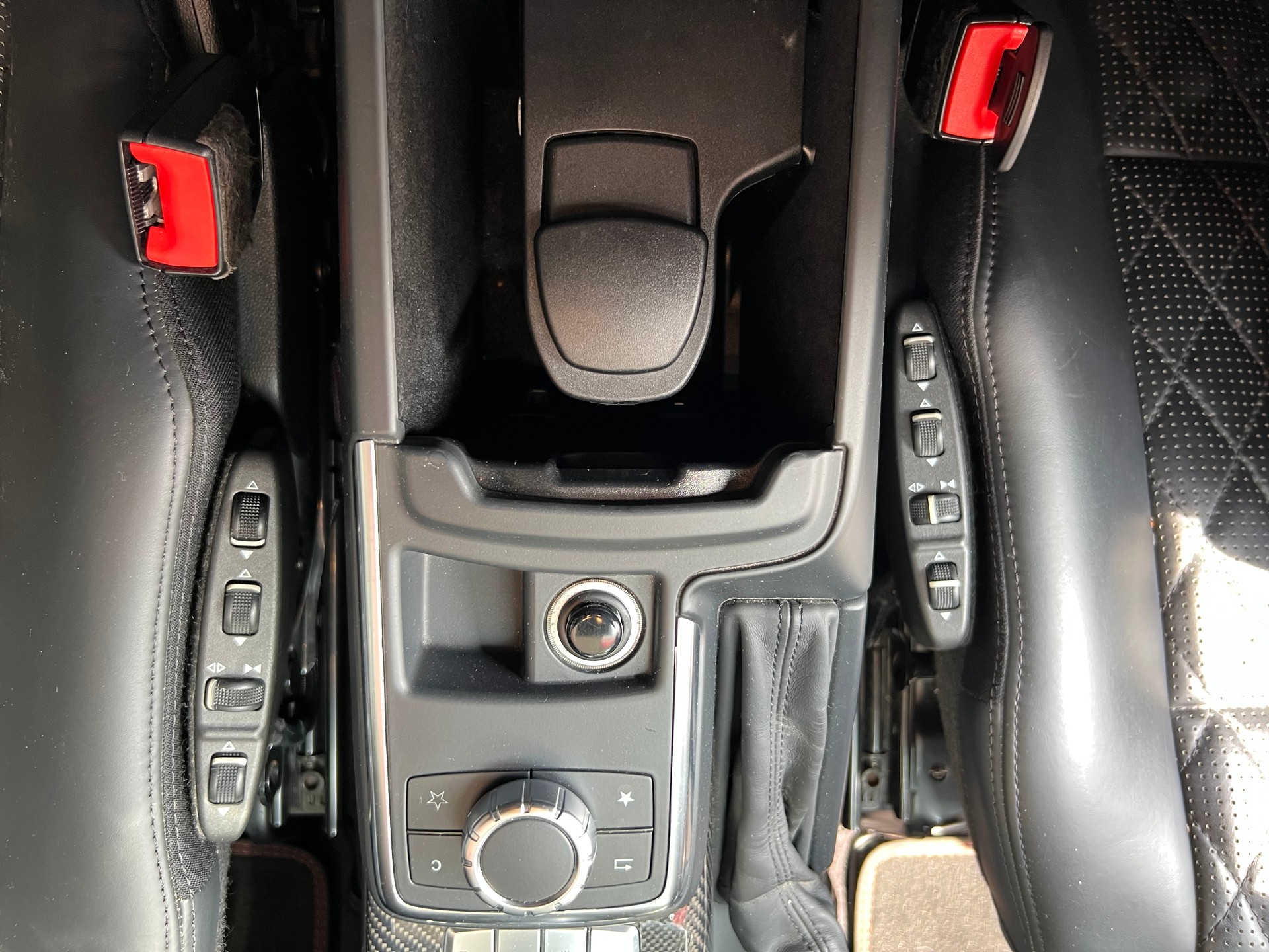 MERCEDES-BENZ G 63 AMG Automatic-image-8