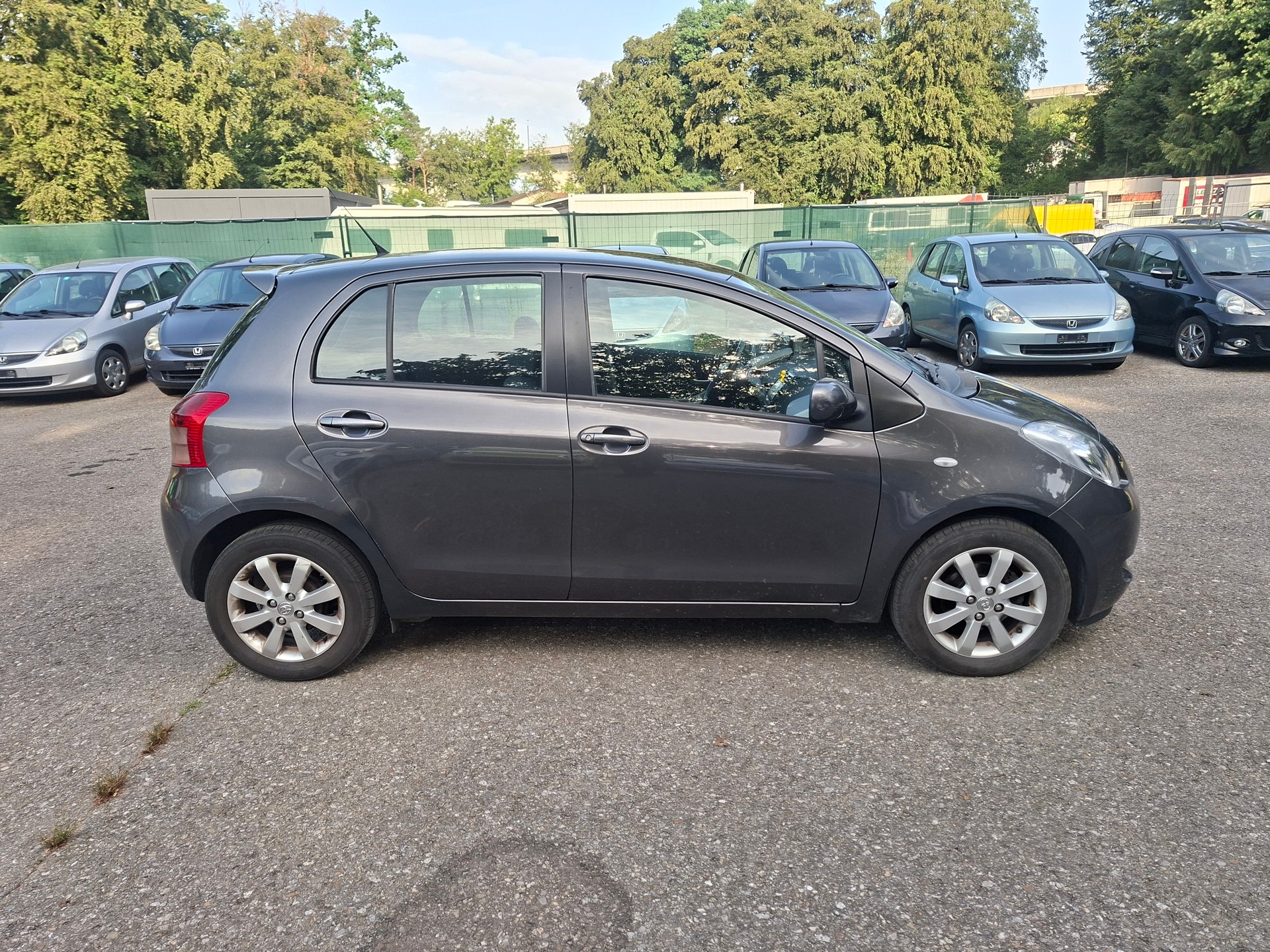 TOYOTA Yaris 1.3 Linea Sol-image-4