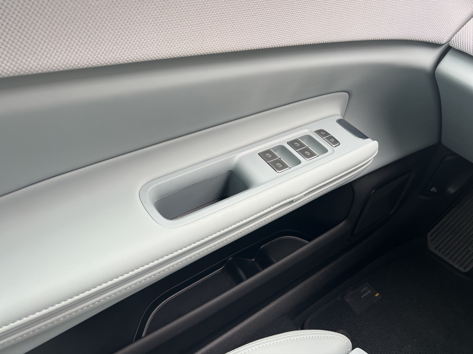 POLESTAR 4 Long Range Single Motor-image-12