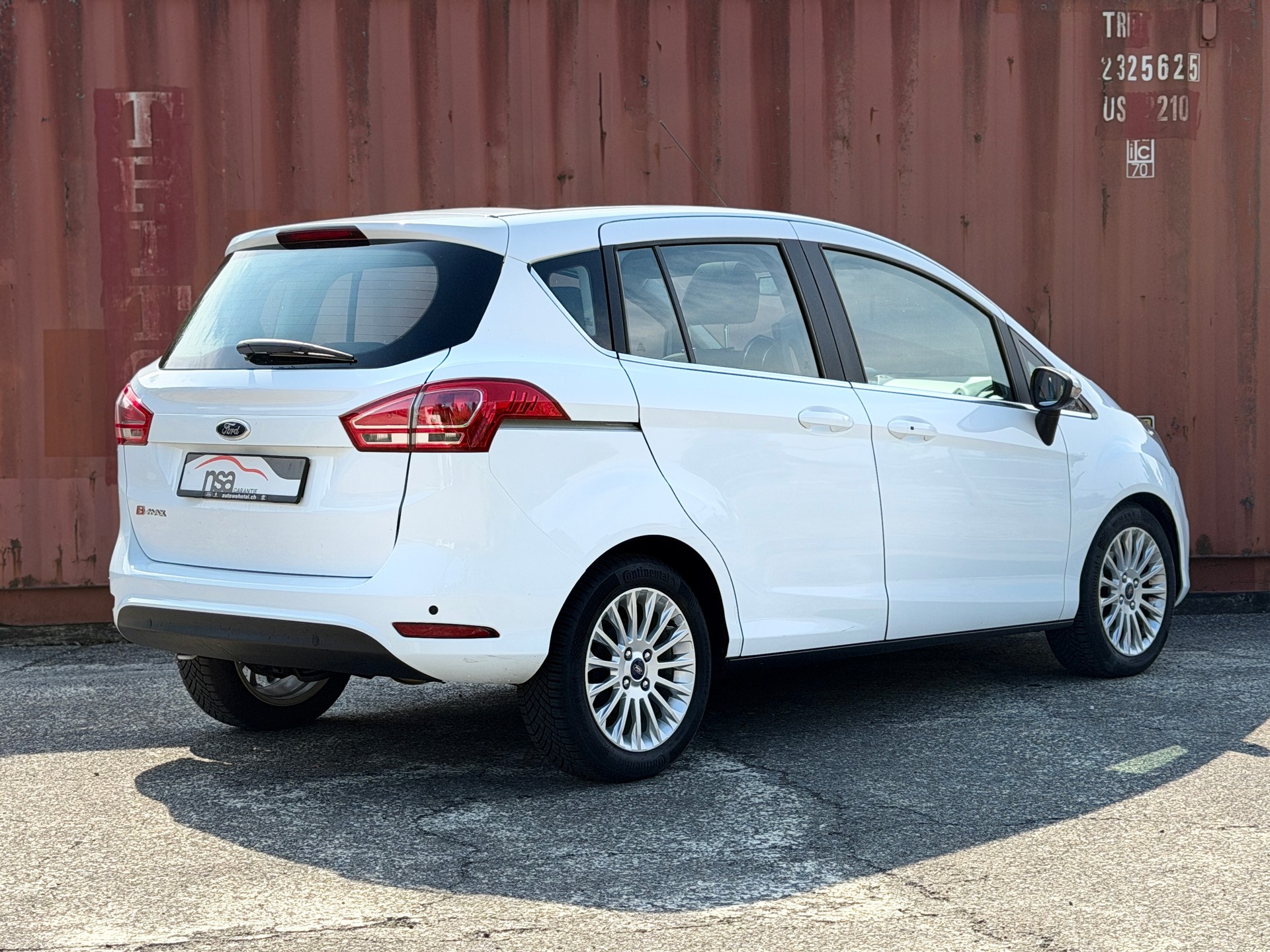 FORD B-Max 1.6i Ti-VCT Titanium FPS-showroom-element-1