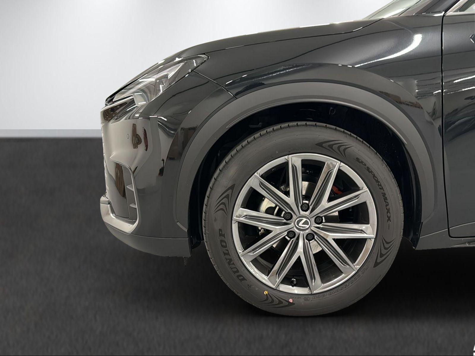 LEXUS LBX 1.5 Hybrid Relax AWD-image-13
