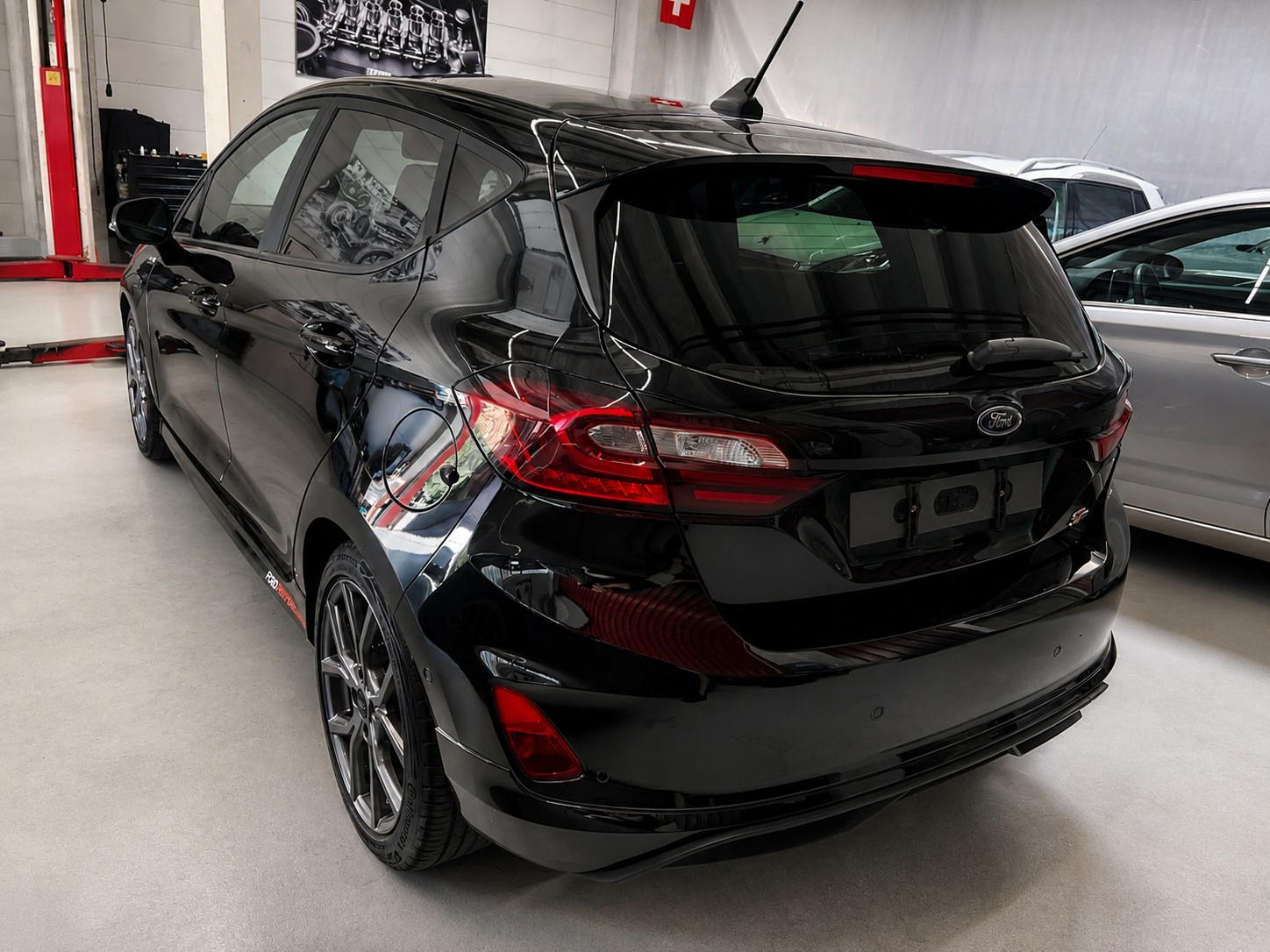 FORD Fiesta 1.0 SCTi MHEV ST Line X Automat-showroom-element-3