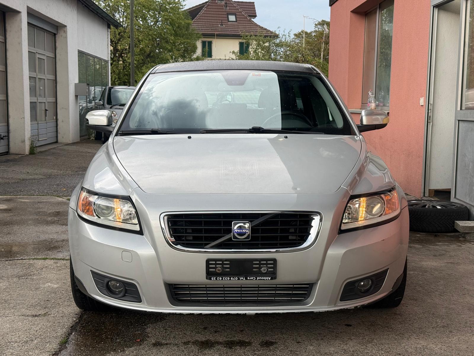 VOLVO V50 2.0D Powershift-image-1