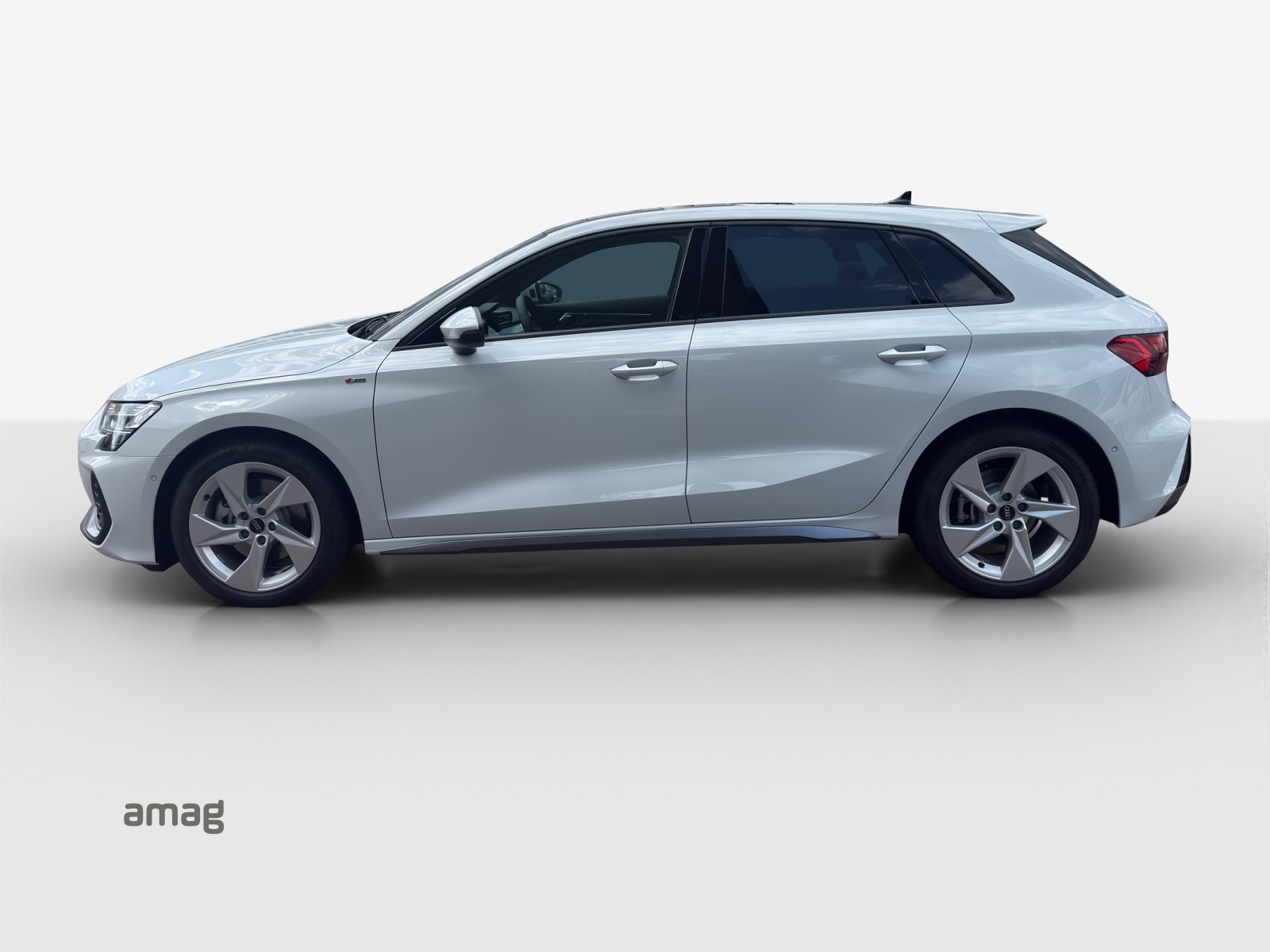 AUDI A3 Sportback TFSI 150 kW quattro S line S tronic-image-1