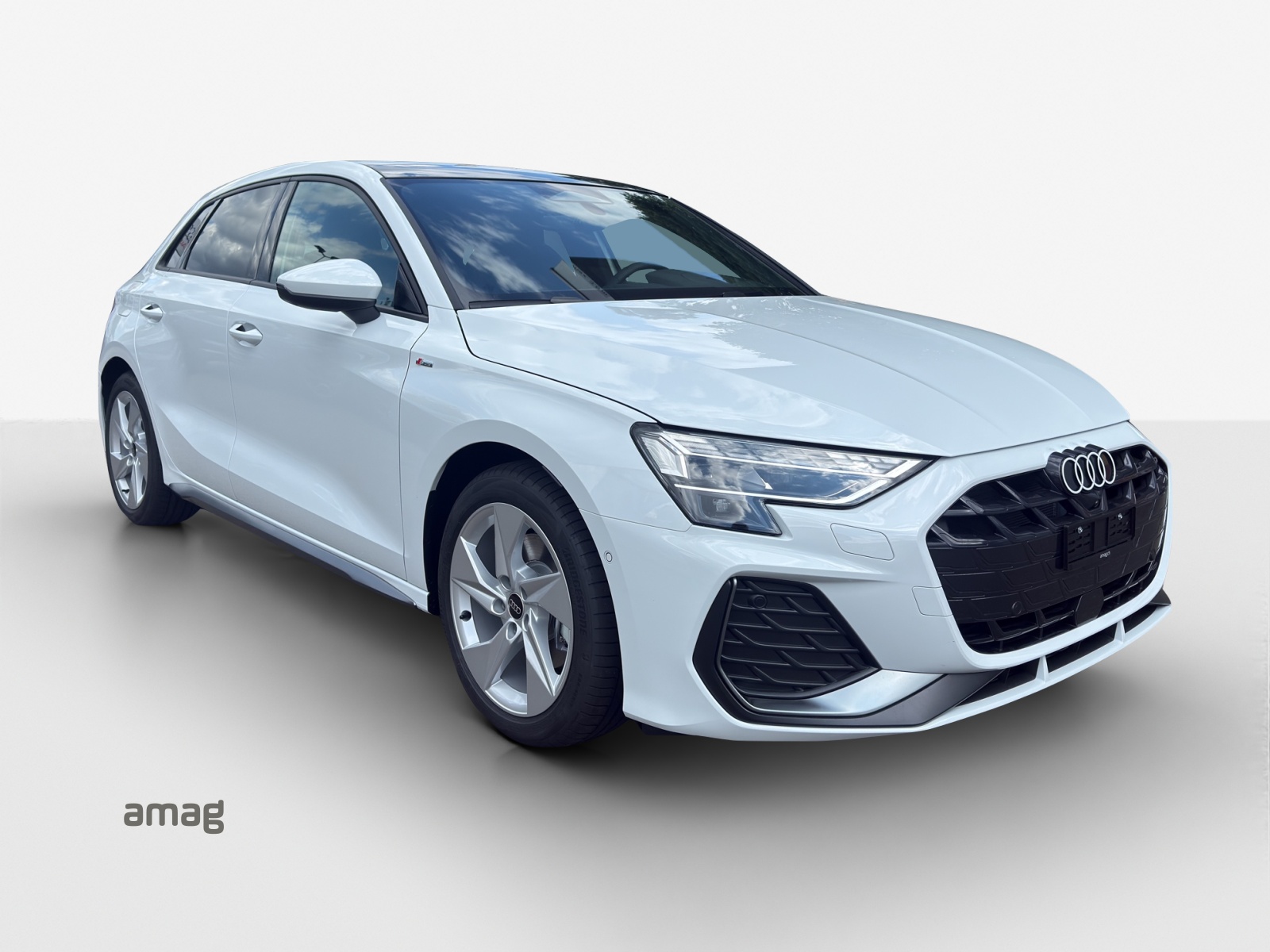 AUDI A3 Sportback TFSI 150 kW quattro S line S tronic-image-5
