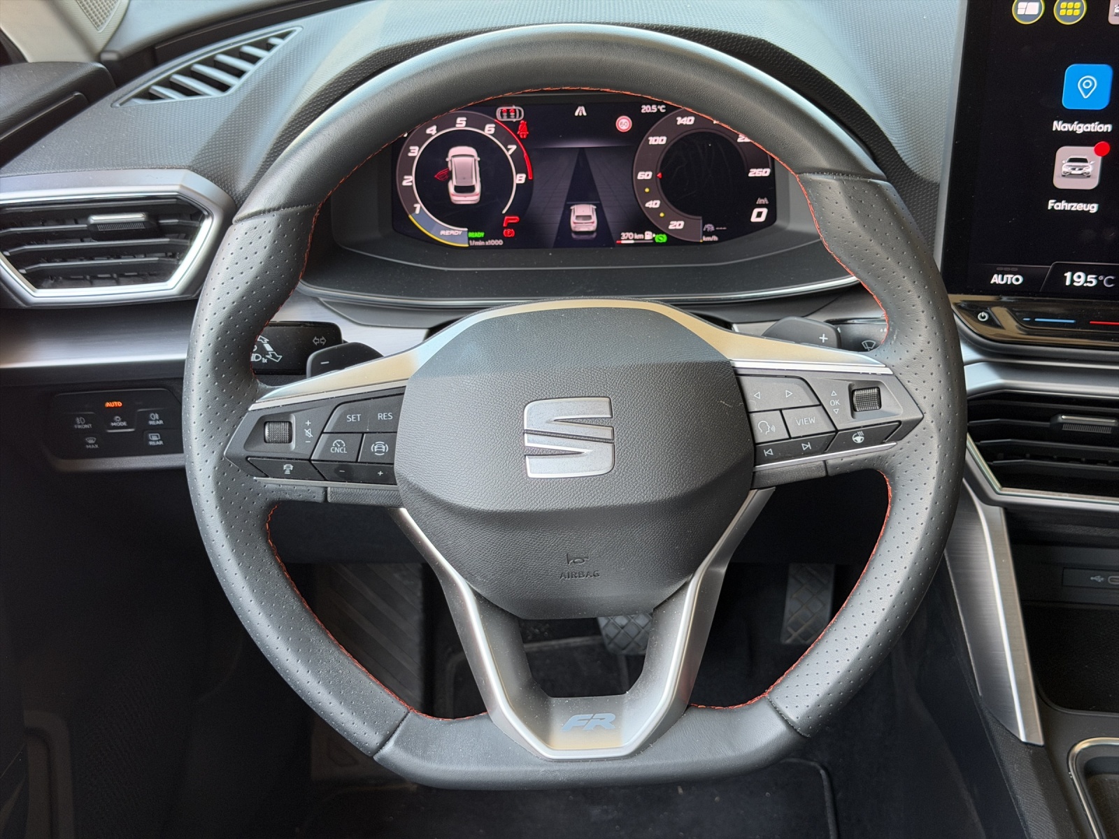 SEAT Leon FR 1.5 eTSI 150 FR DSG-image-9