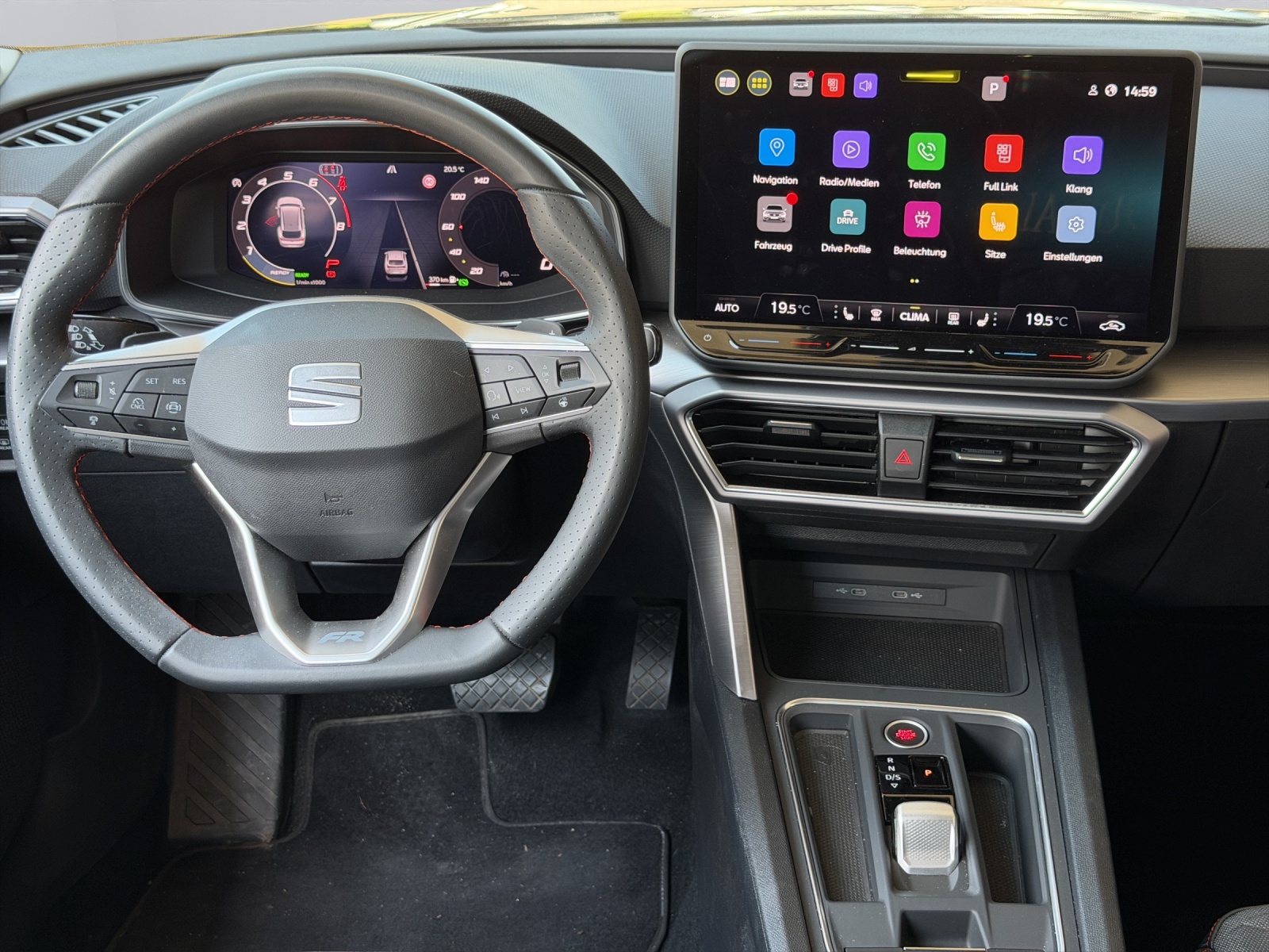 SEAT Leon FR 1.5 eTSI 150 FR DSG-image-8