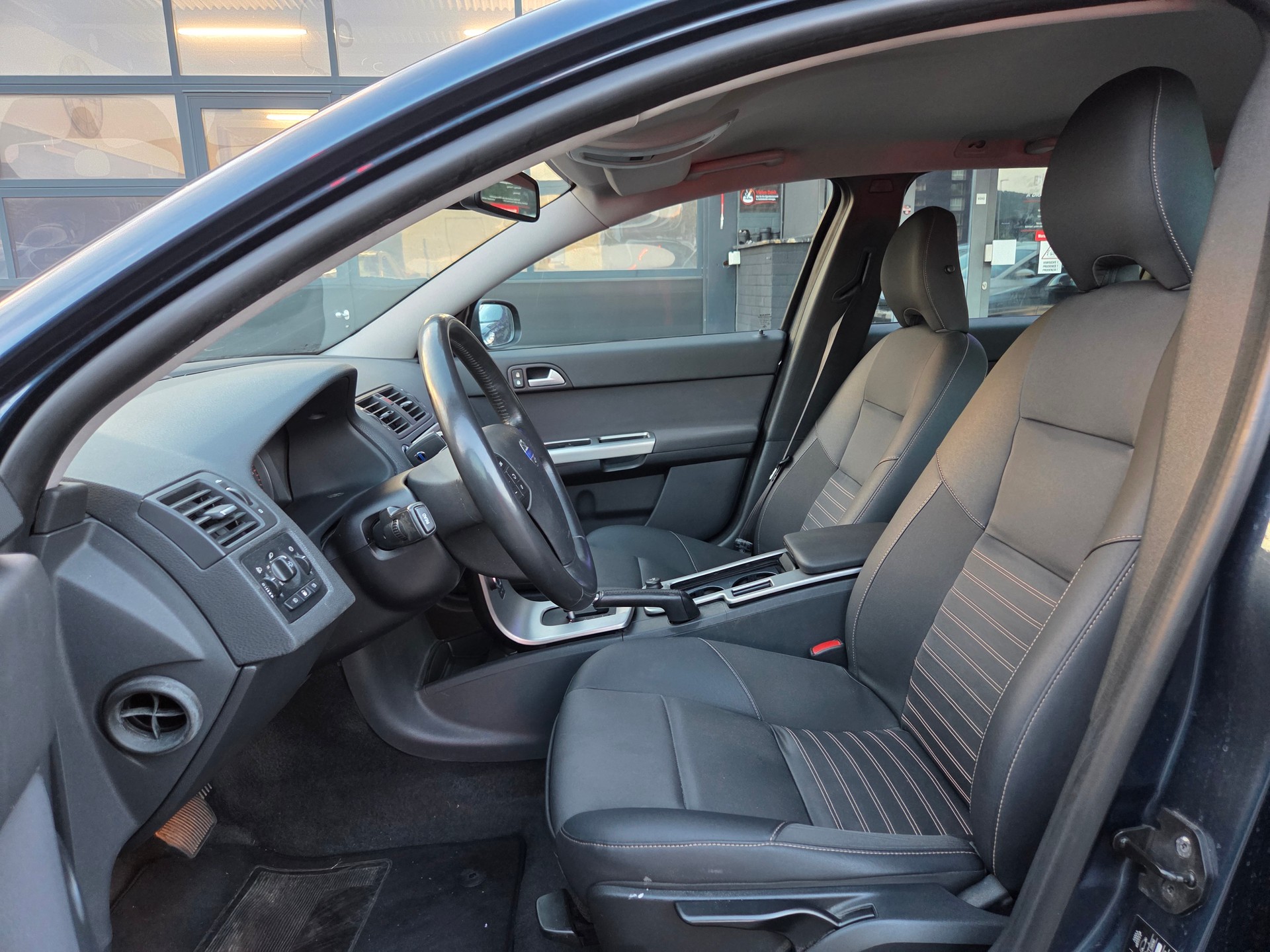 VOLVO V50 2.0D Kinetic Powershift-image-11
