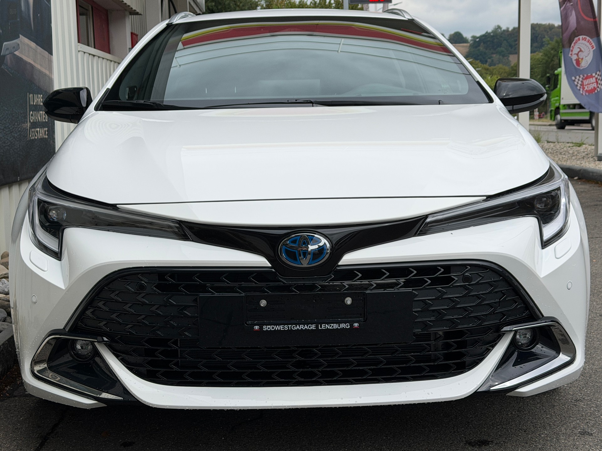 TOYOTA Corolla Touring Sports 2.0 HSD Premium e-CVT-showroom-element-3