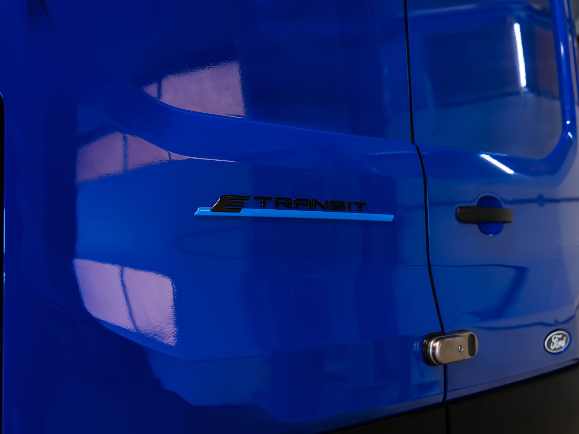 FORD E-Transit Van 350 L2 Basis RWD 68kWh-image-20