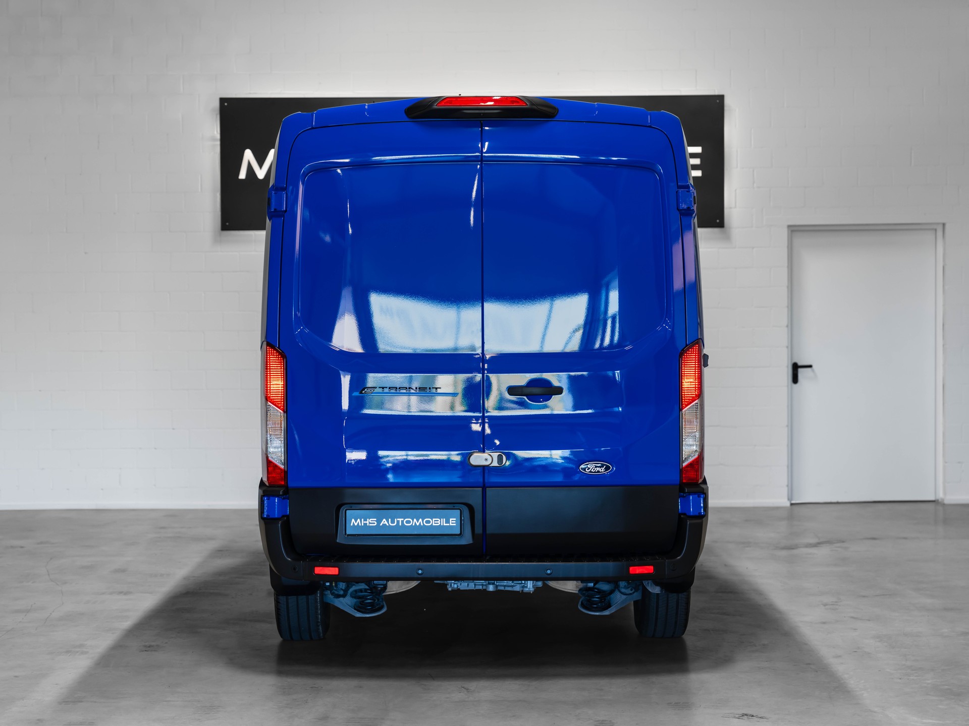 FORD E-Transit Van 350 L2 Basis RWD 68kWh-showroom-element-3