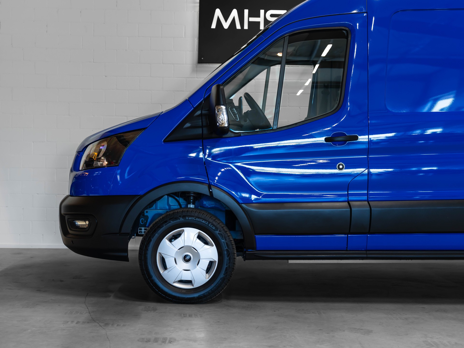 FORD E-Transit Van 350 L2 Basis RWD 68kWh-image-17
