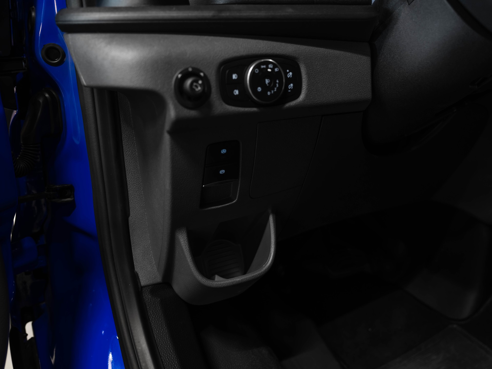 FORD E-Transit Van 350 L2 Basis RWD 68kWh-image-29