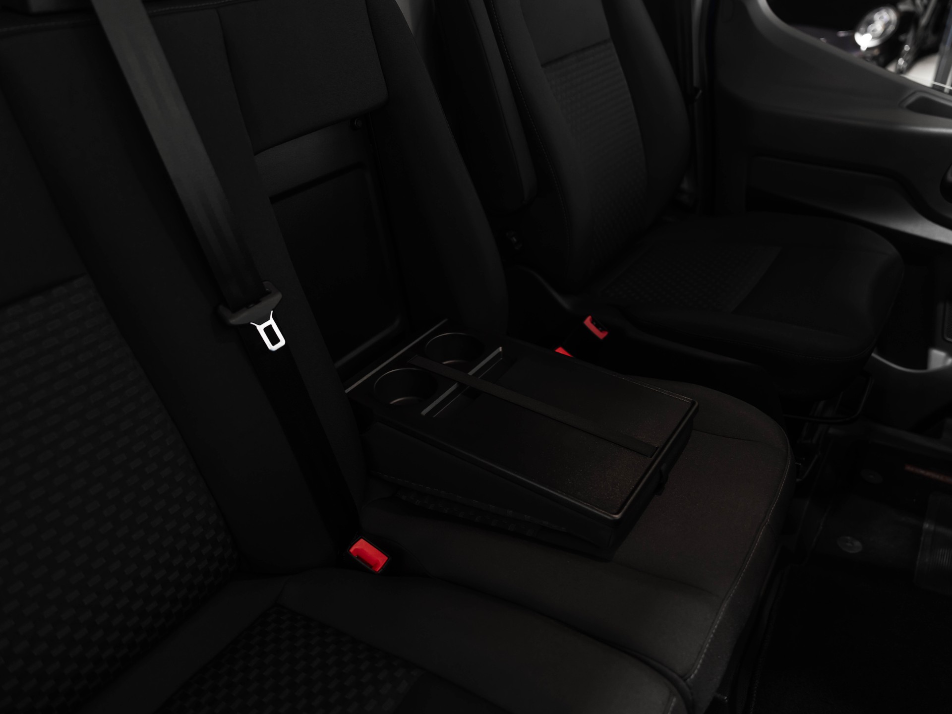 FORD E-Transit Van 350 L2 Basis RWD 68kWh-image-26