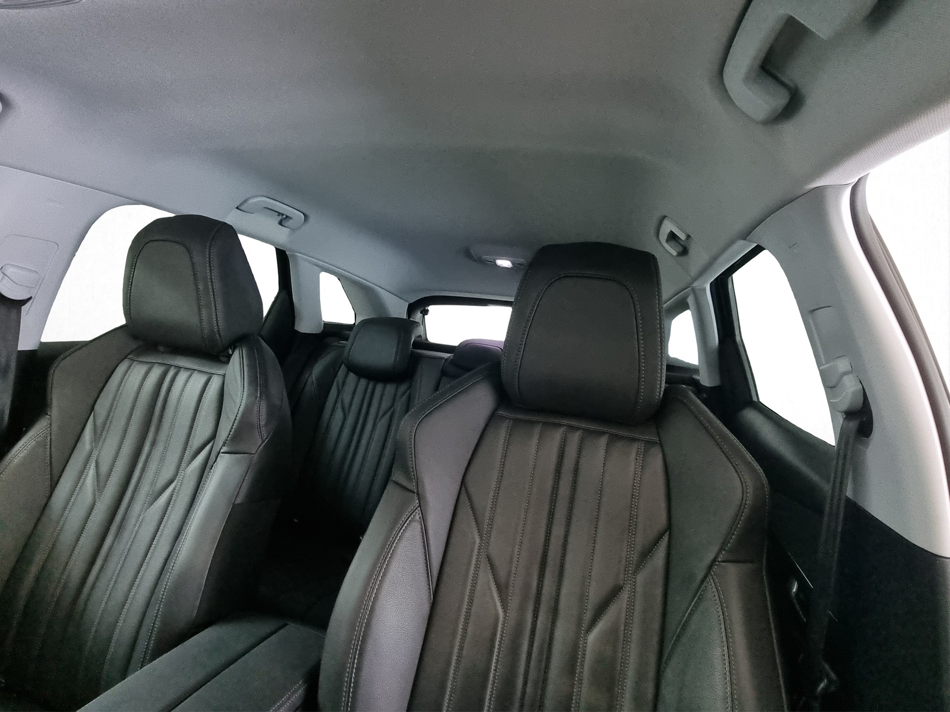 PEUGEOT 3008 1.6 THP Active-image-12