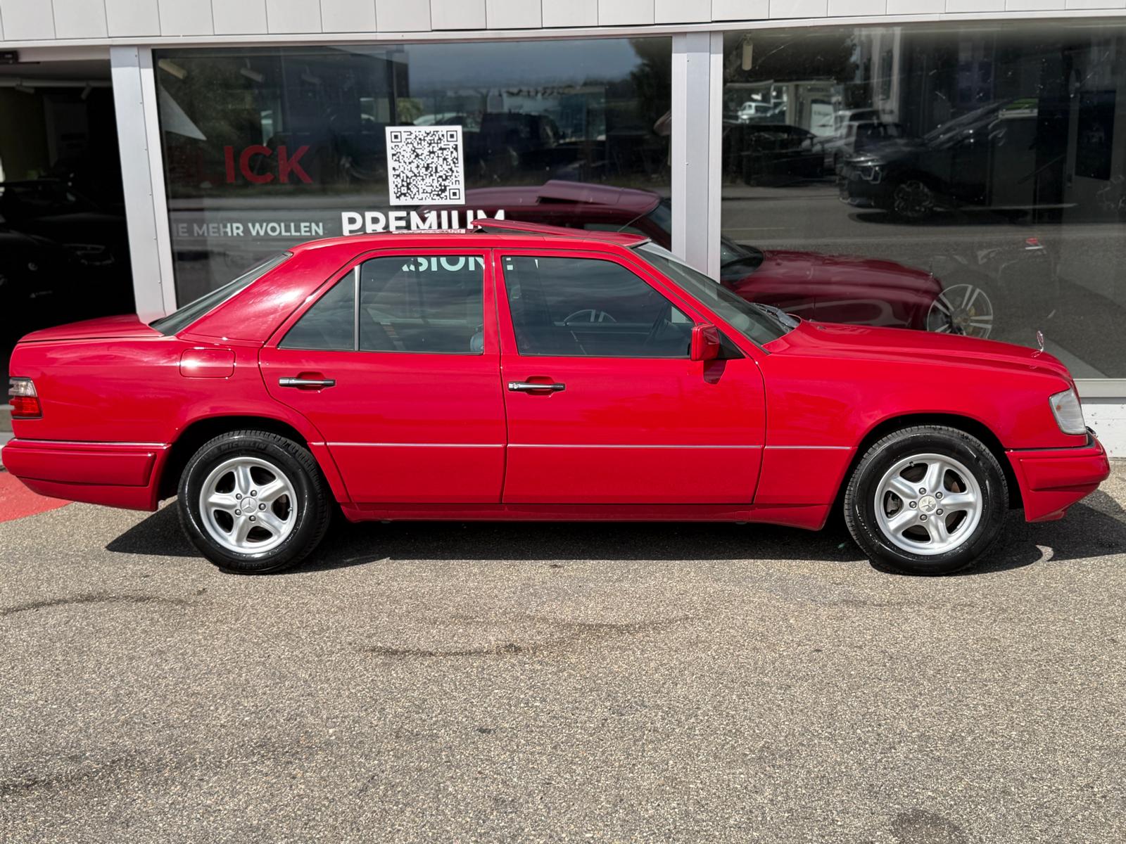 MERCEDES-BENZ E 200 Business Automatic-image-3