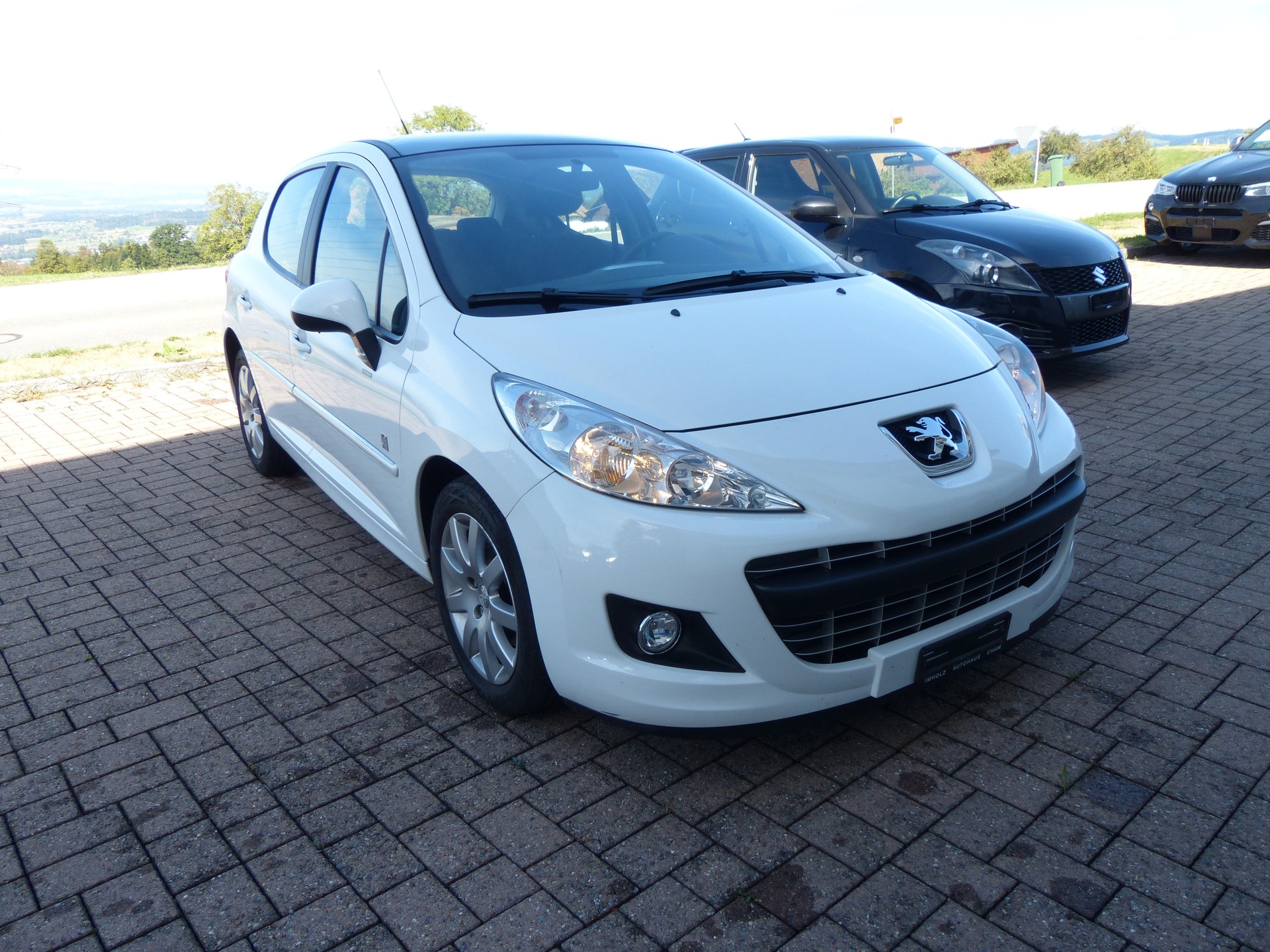 PEUGEOT 207 1.6 16V Swiss Edition-showroom-element-3