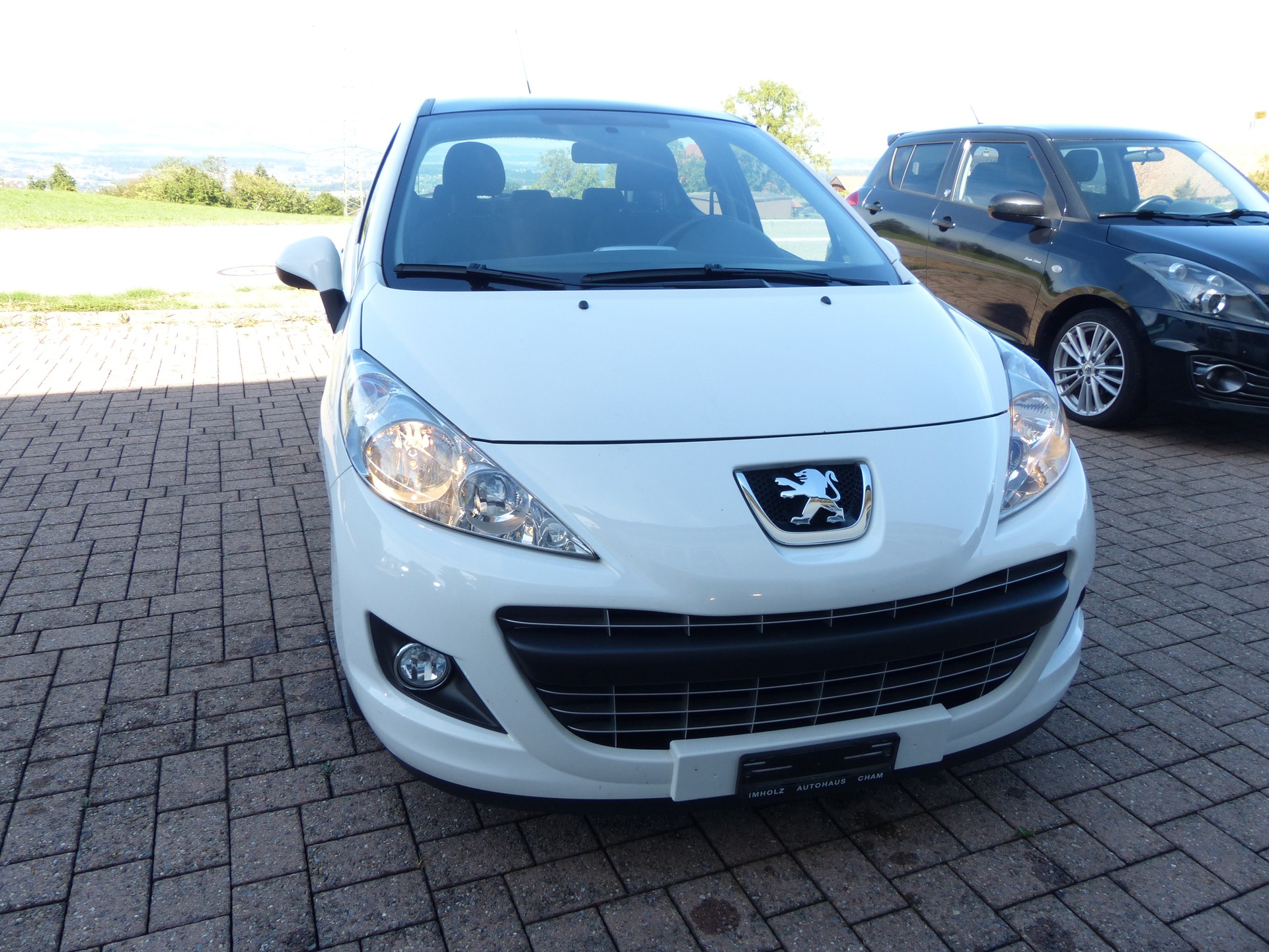 PEUGEOT 207 1.6 16V Swiss Edition-showroom-element-1