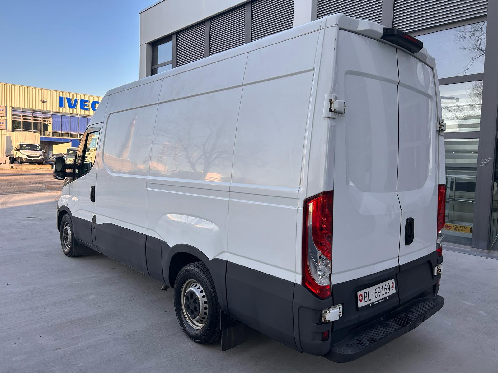 IVECO DAILY 35 S 14 A8 V-showroom-element-1