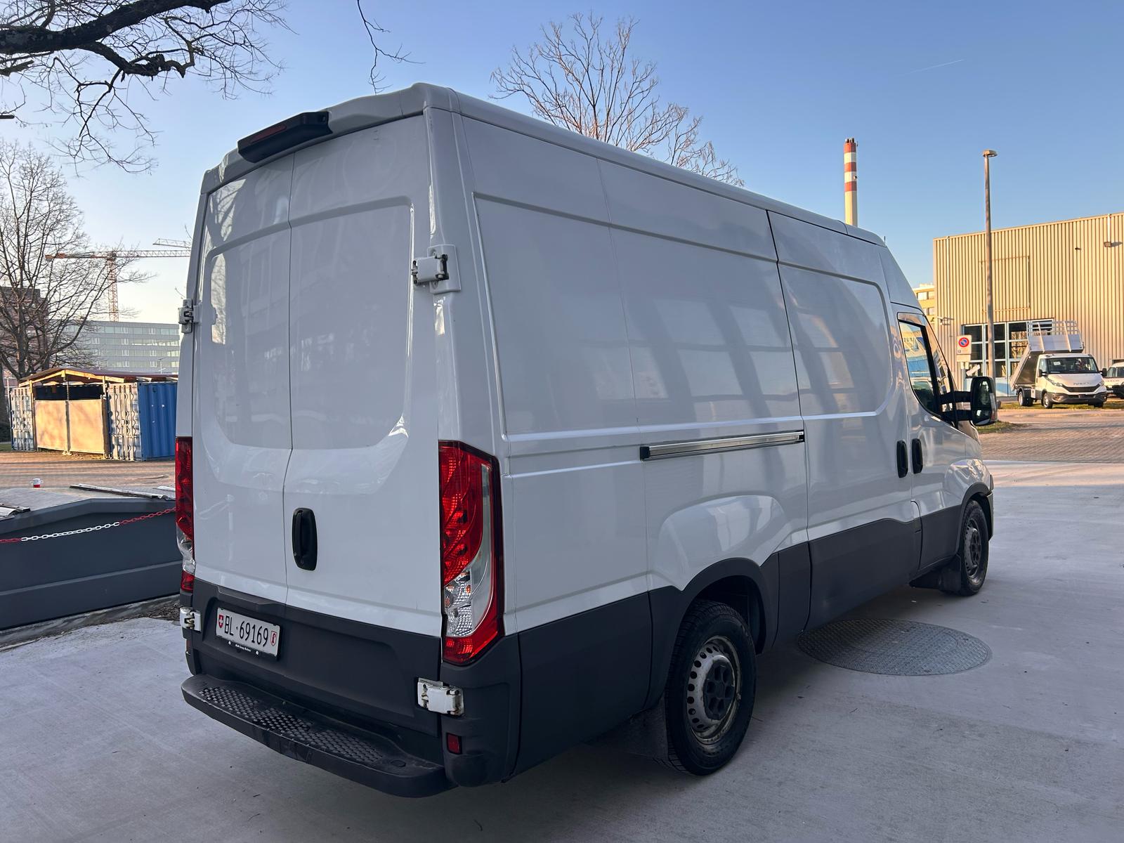 IVECO DAILY 35 S 14 A8 V-showroom-element-2