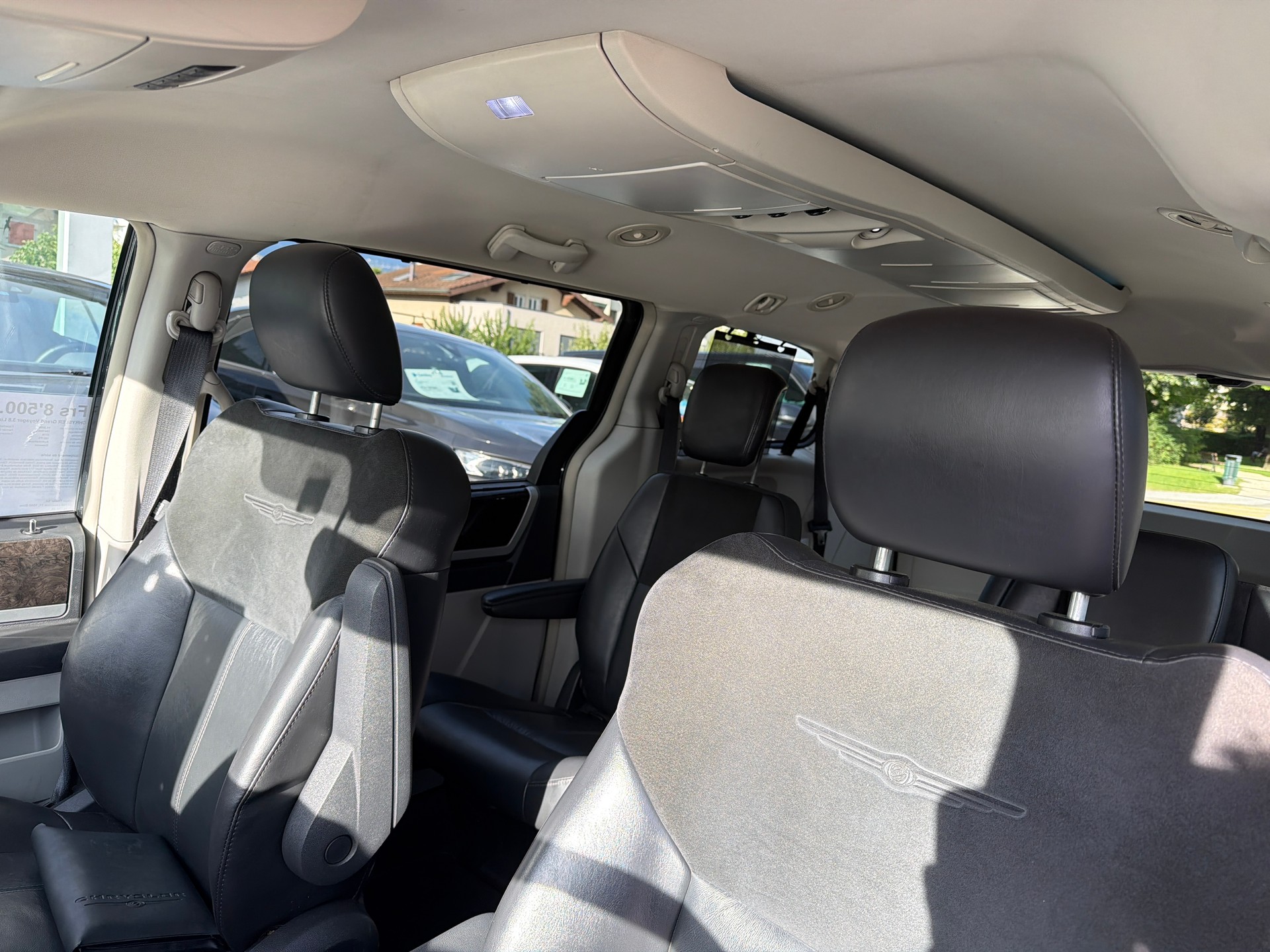 CHRYSLER Grand Voyager 3.8 Limited Automatic-image-6