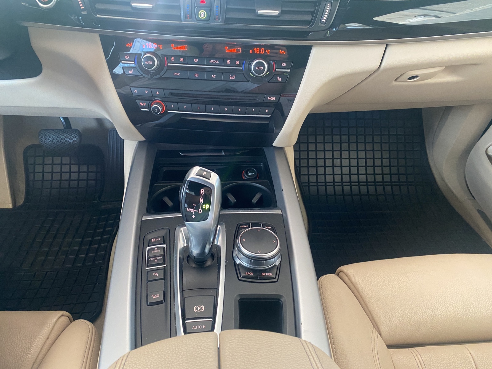 BMW X5 xDrive 30d Steptronic-image-15