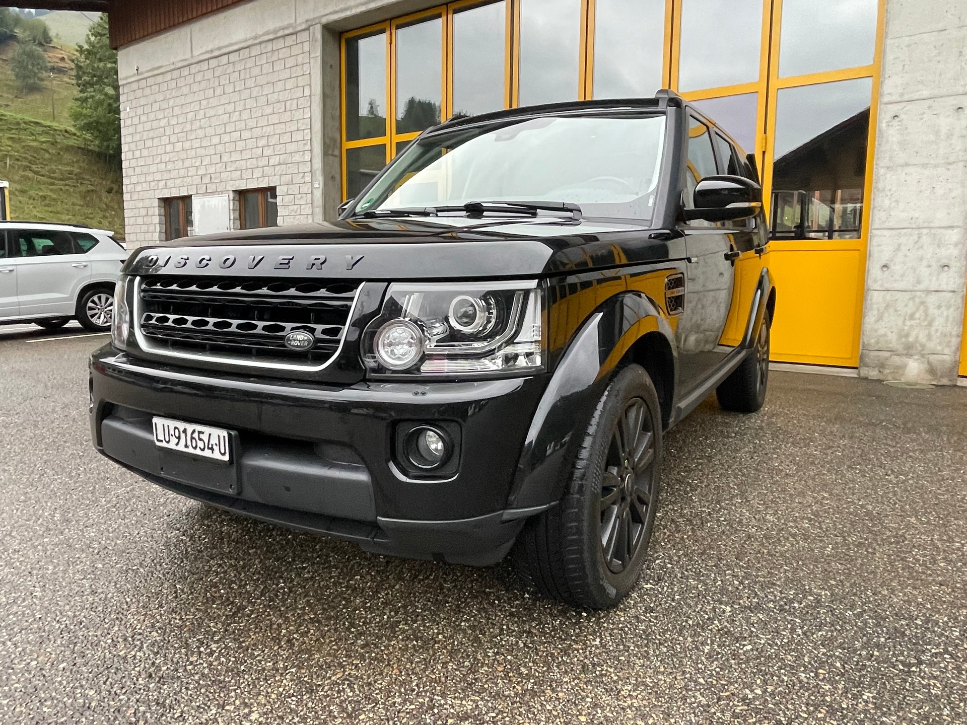 LAND ROVER Discovery 3.0 SDV6 HSE Luxury Automatic-image-14