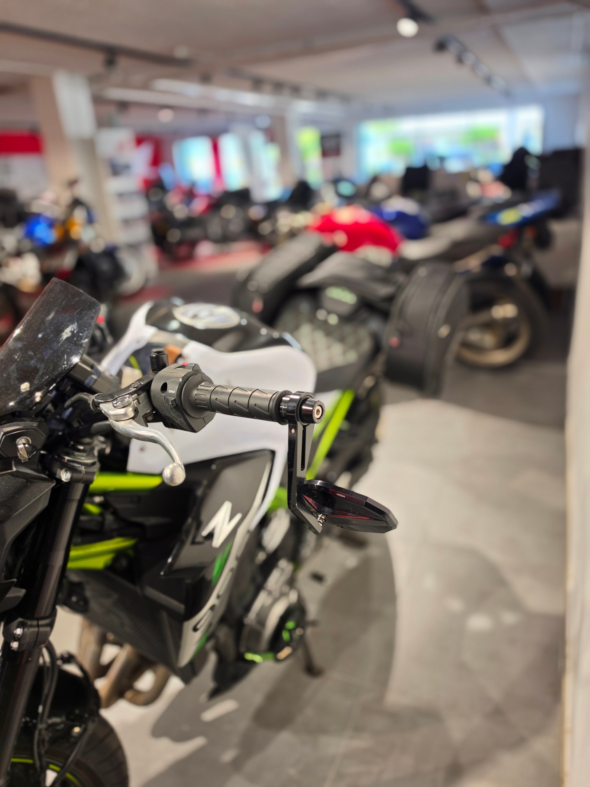 KAWASAKI Z 900-image-11