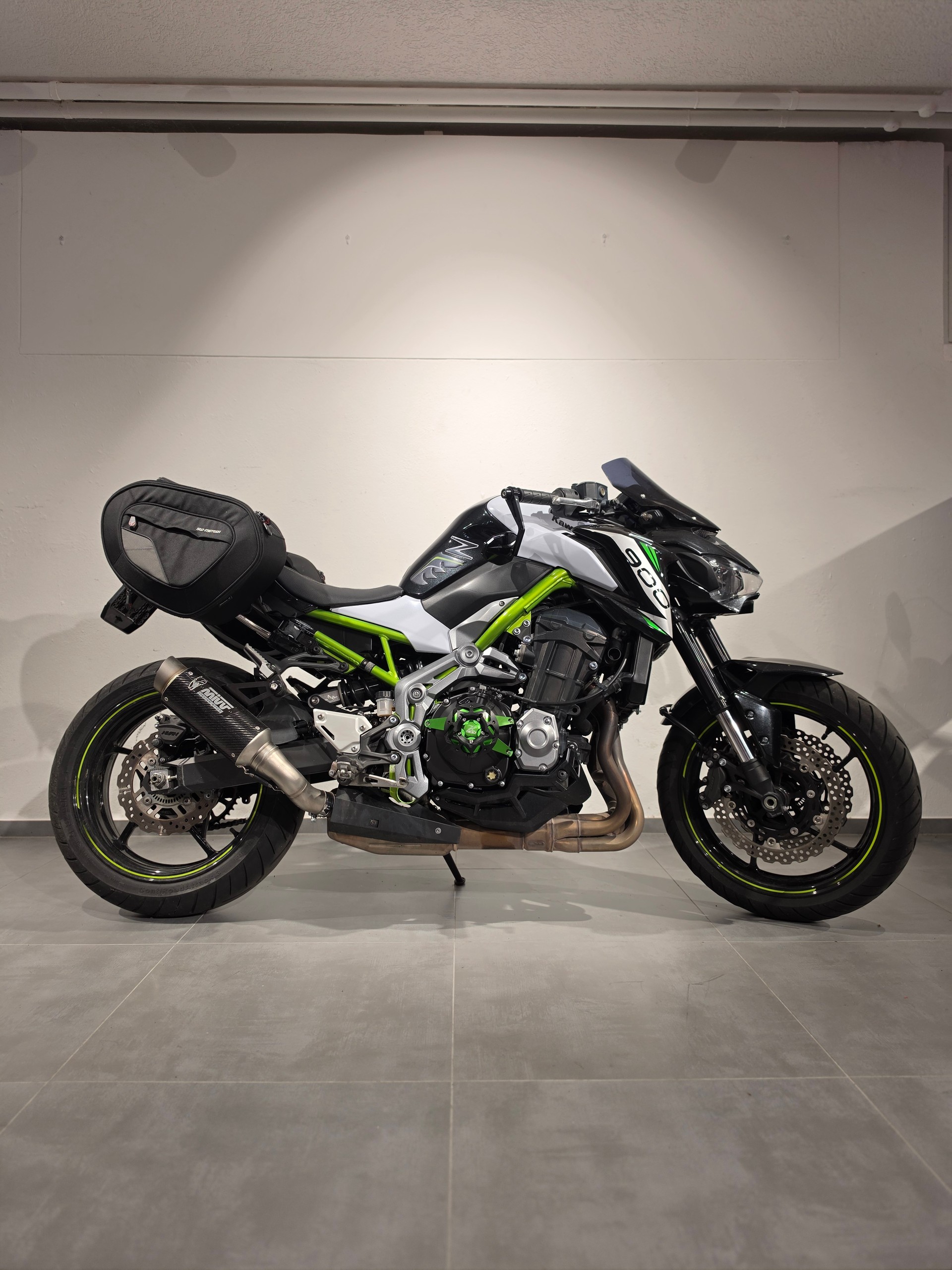 KAWASAKI Z 900-image-0