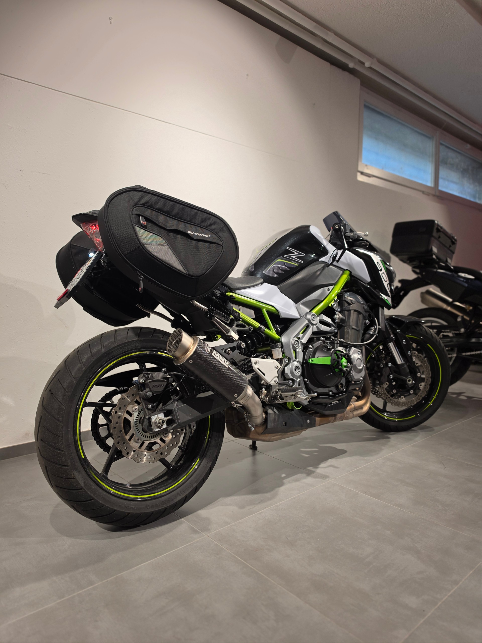 KAWASAKI Z 900-image-2