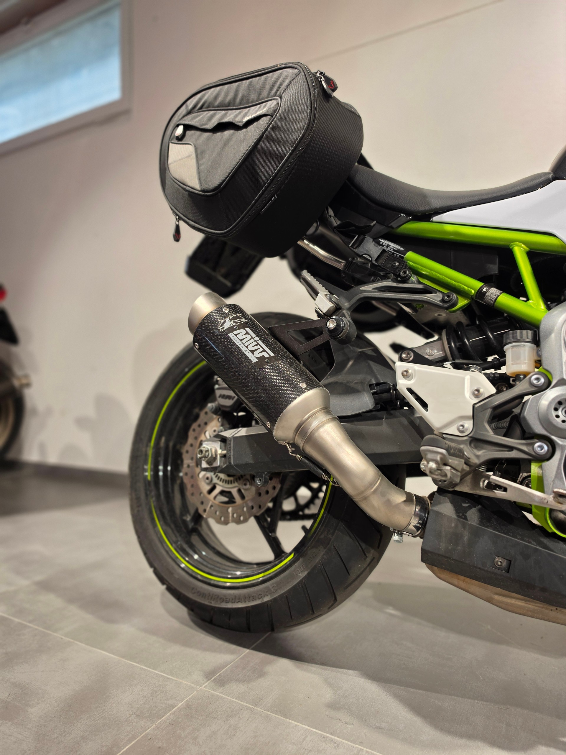 KAWASAKI Z 900-image-3