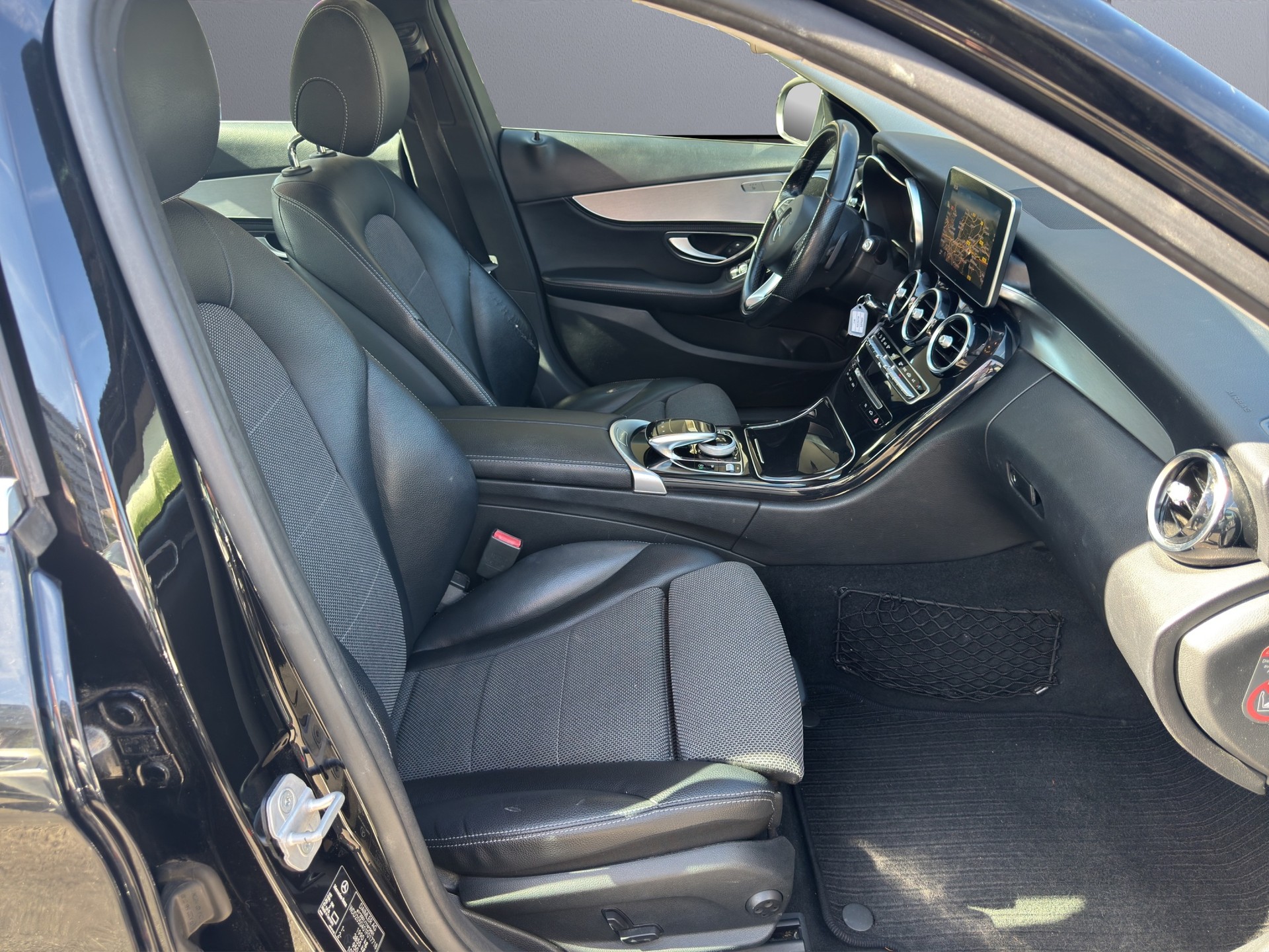MERCEDES-BENZ C 180 Avantgarde 7G-Tronic-image-15