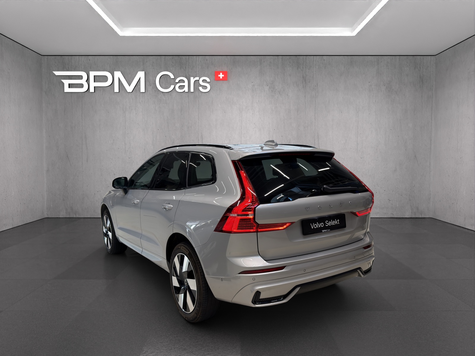 VOLVO XC60 2.0 T6 TE Ultra Dark eAWD-image-4