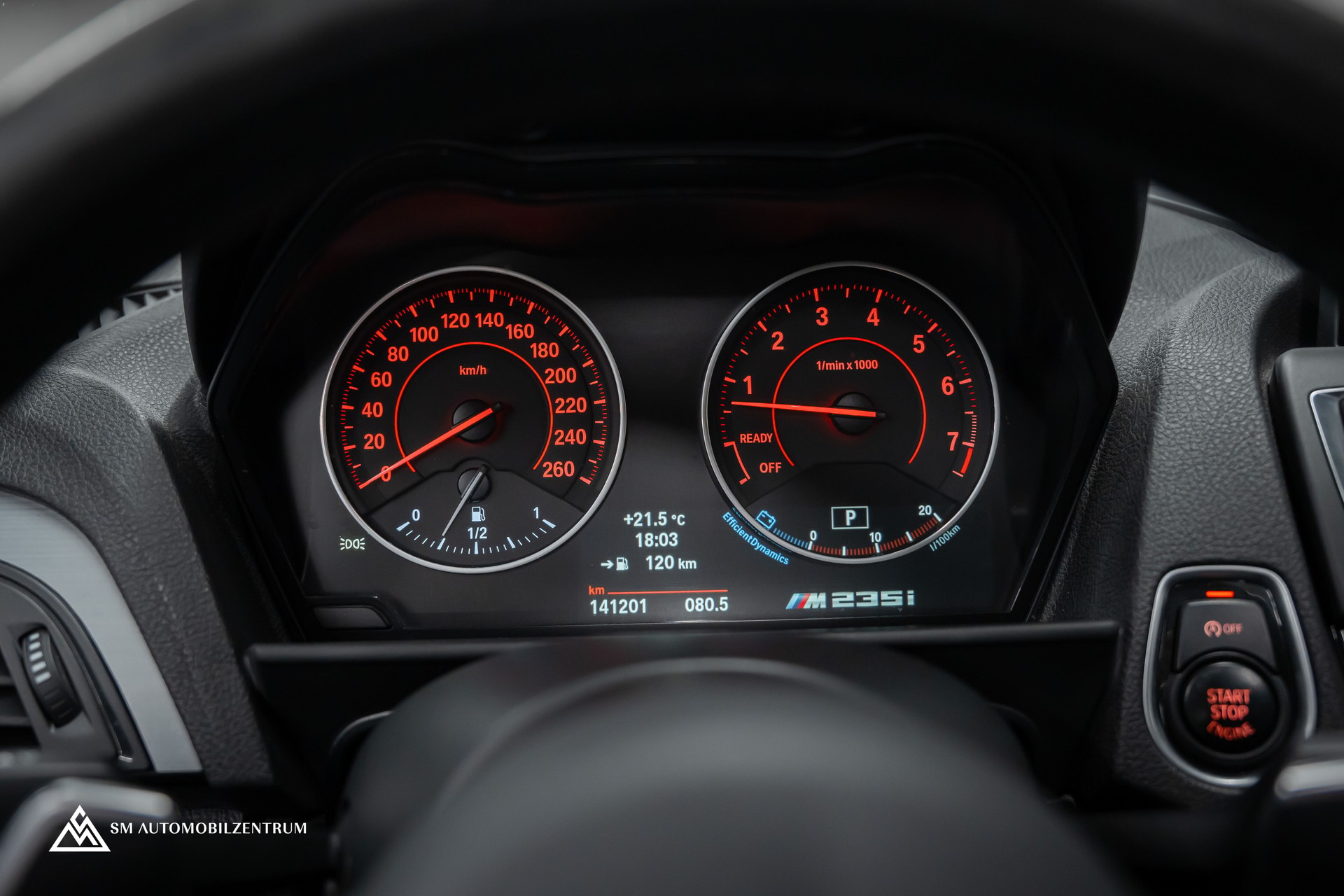 BMW M235i xDrive Steptronic / M-Performance Abgasanlage / Panorama / Rückfahrkamera-image-23