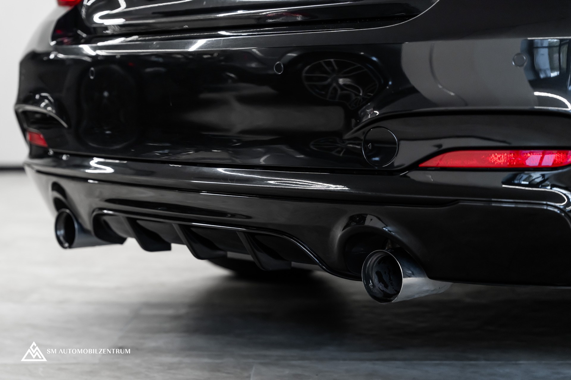 BMW M235i xDrive Steptronic / M-Performance Abgasanlage / Panorama / Rückfahrkamera-image-10
