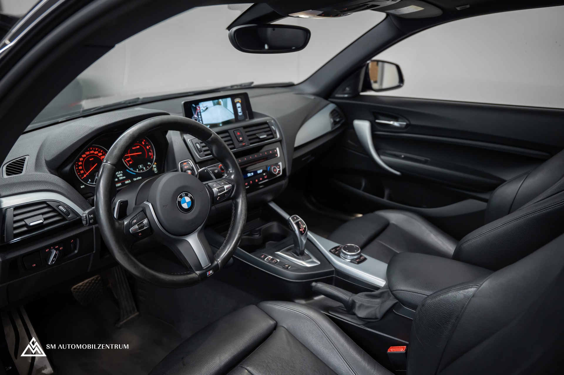 BMW M235i xDrive Steptronic / M-Performance Abgasanlage / Panorama / Rückfahrkamera-image-15