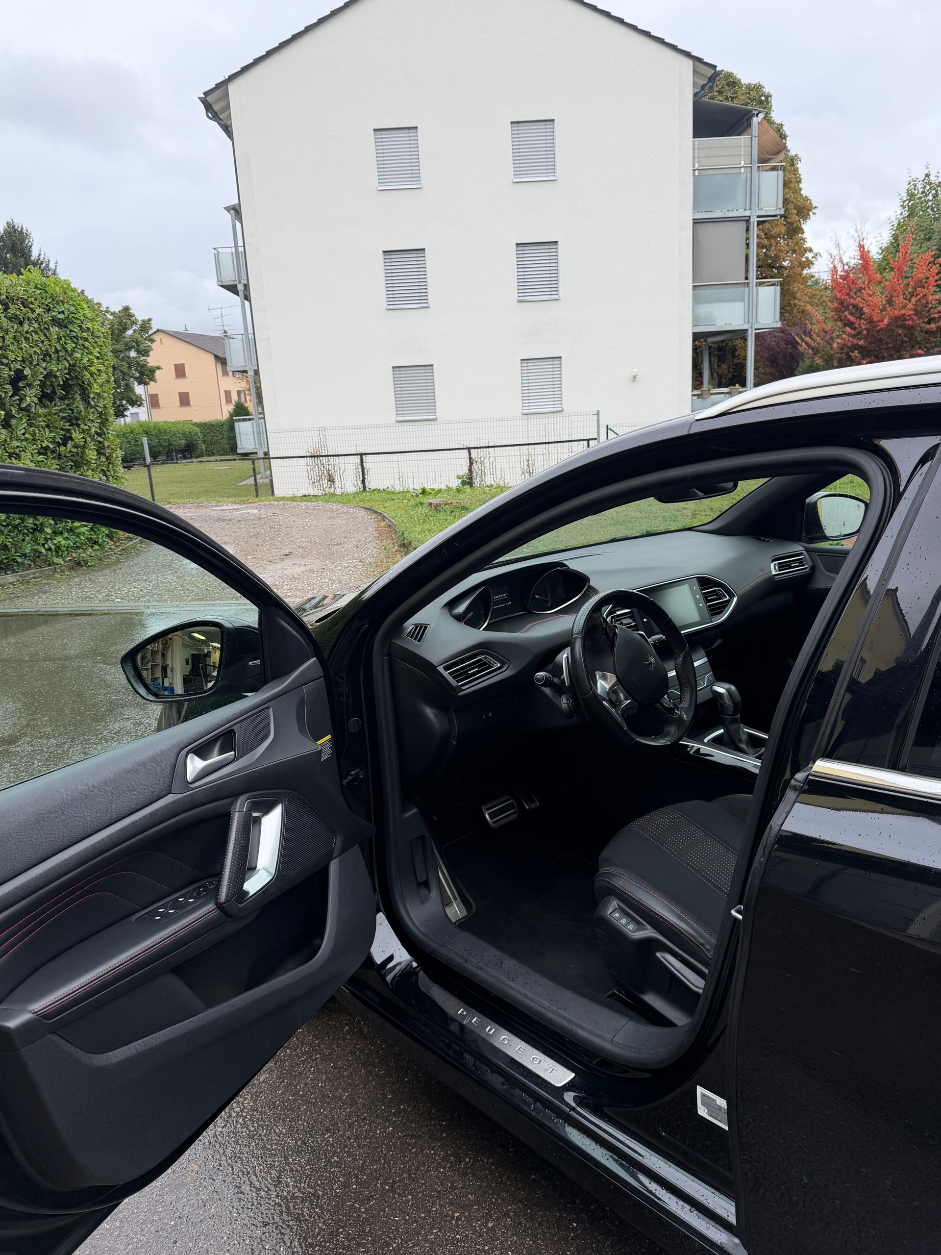 PEUGEOT 308 SW 1.2 THP GT Line Automatic-image-6