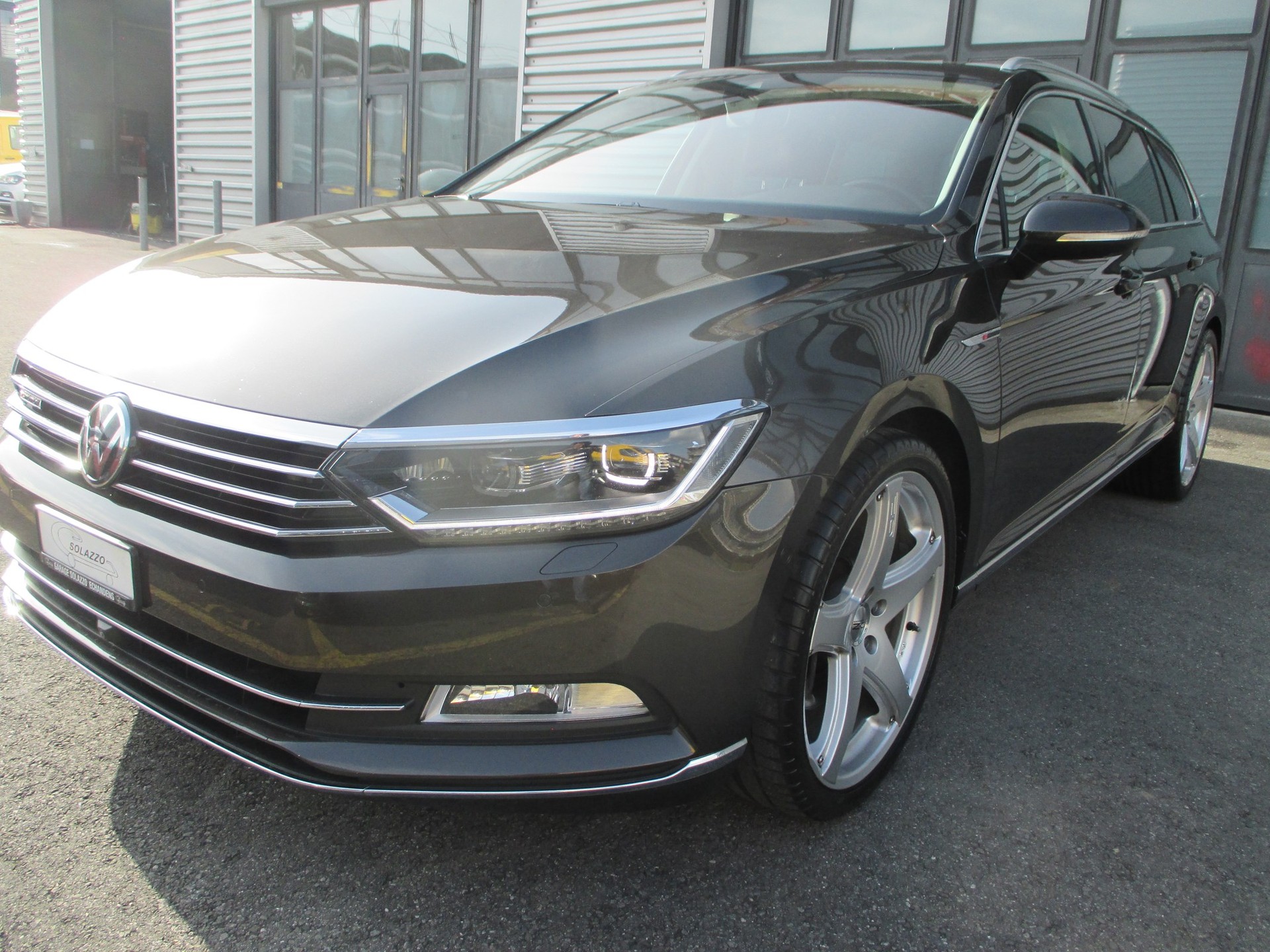 VW Passat Variant 2.0 TDI BMT High. DSG 4Motion-image-8