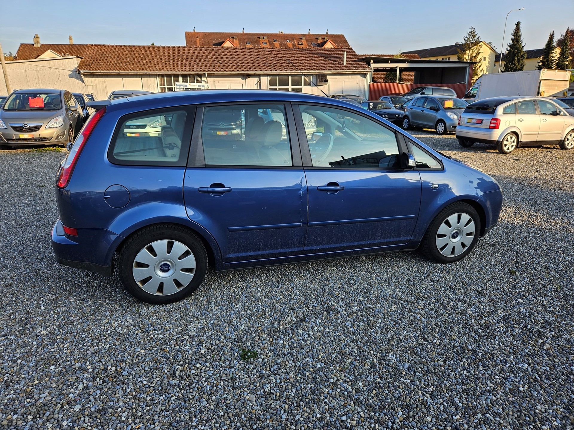 FORD Focus C-Max 2.0 Ghia-image-4