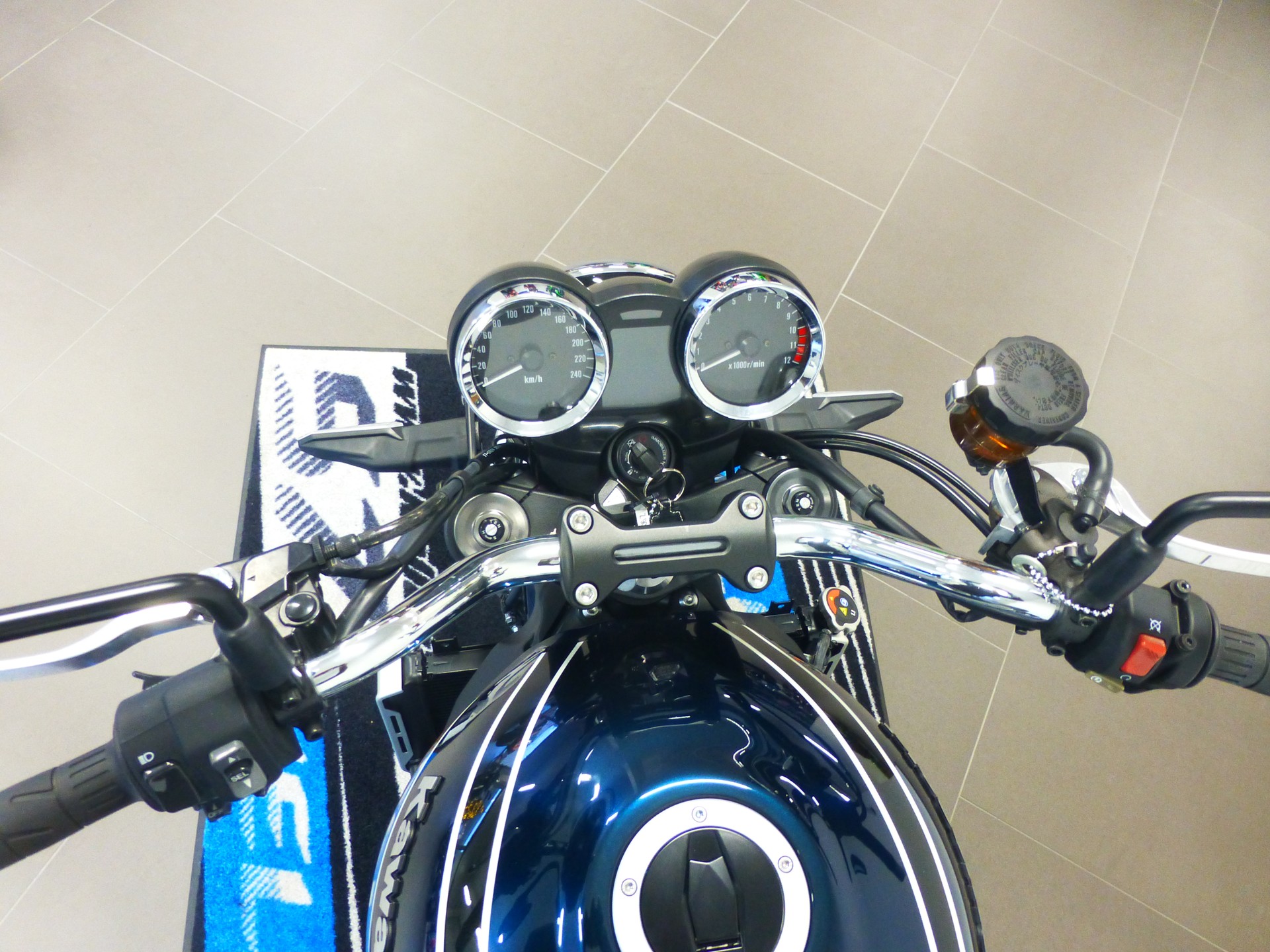 KAWASAKI Z 900 RS-image-8