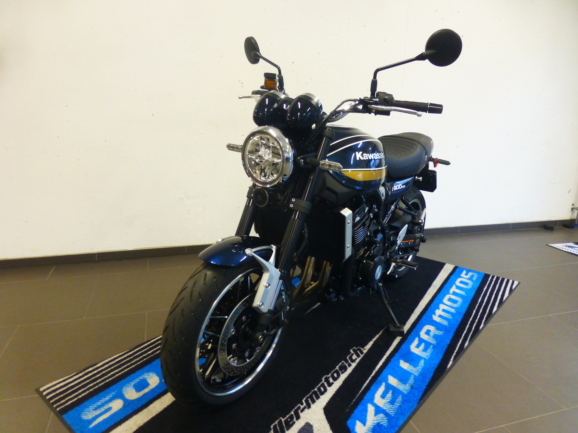 KAWASAKI Z 900 RS-image-4