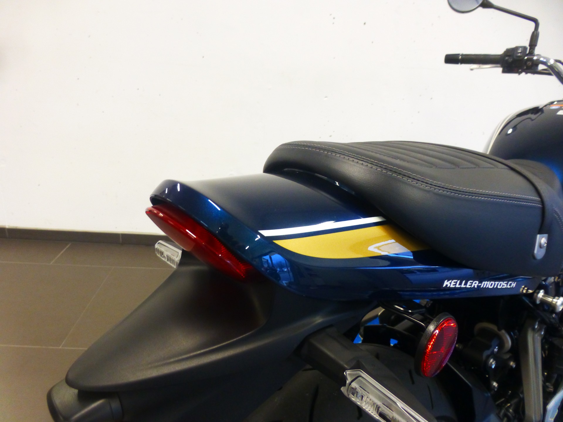 KAWASAKI Z 900 RS-image-10