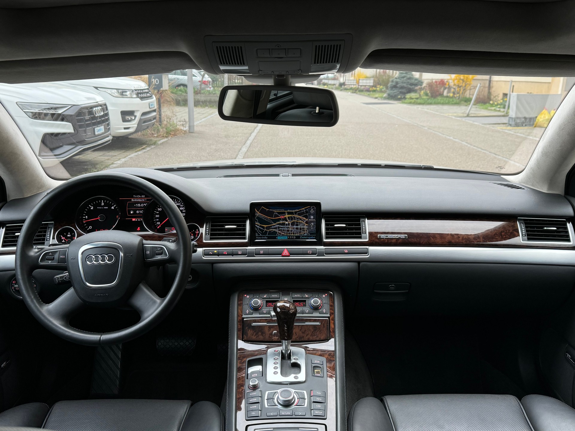 AUDI A8 L 4.2 TDI quattro tiptronic-image-14