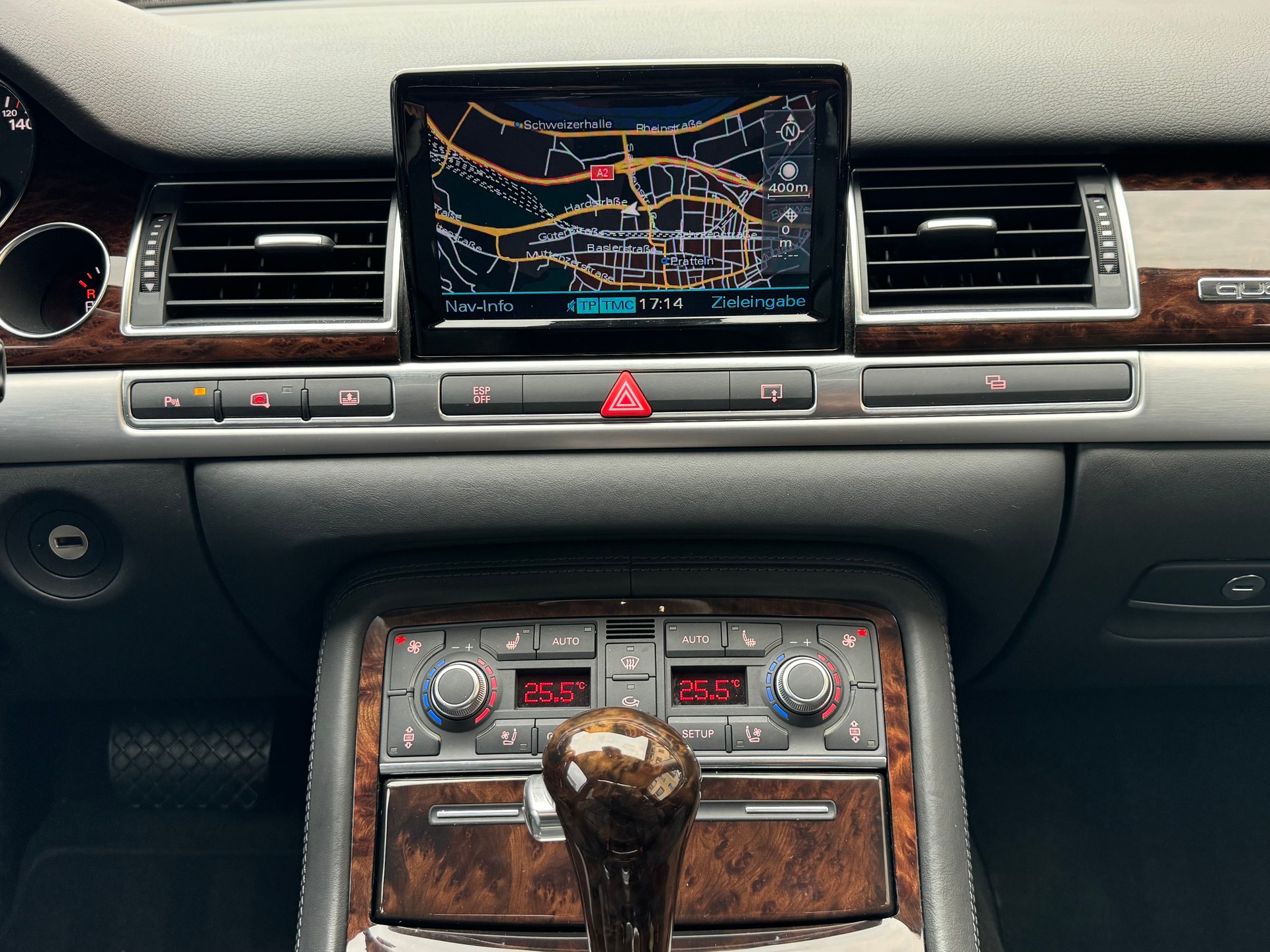 AUDI A8 L 4.2 TDI quattro tiptronic-image-16